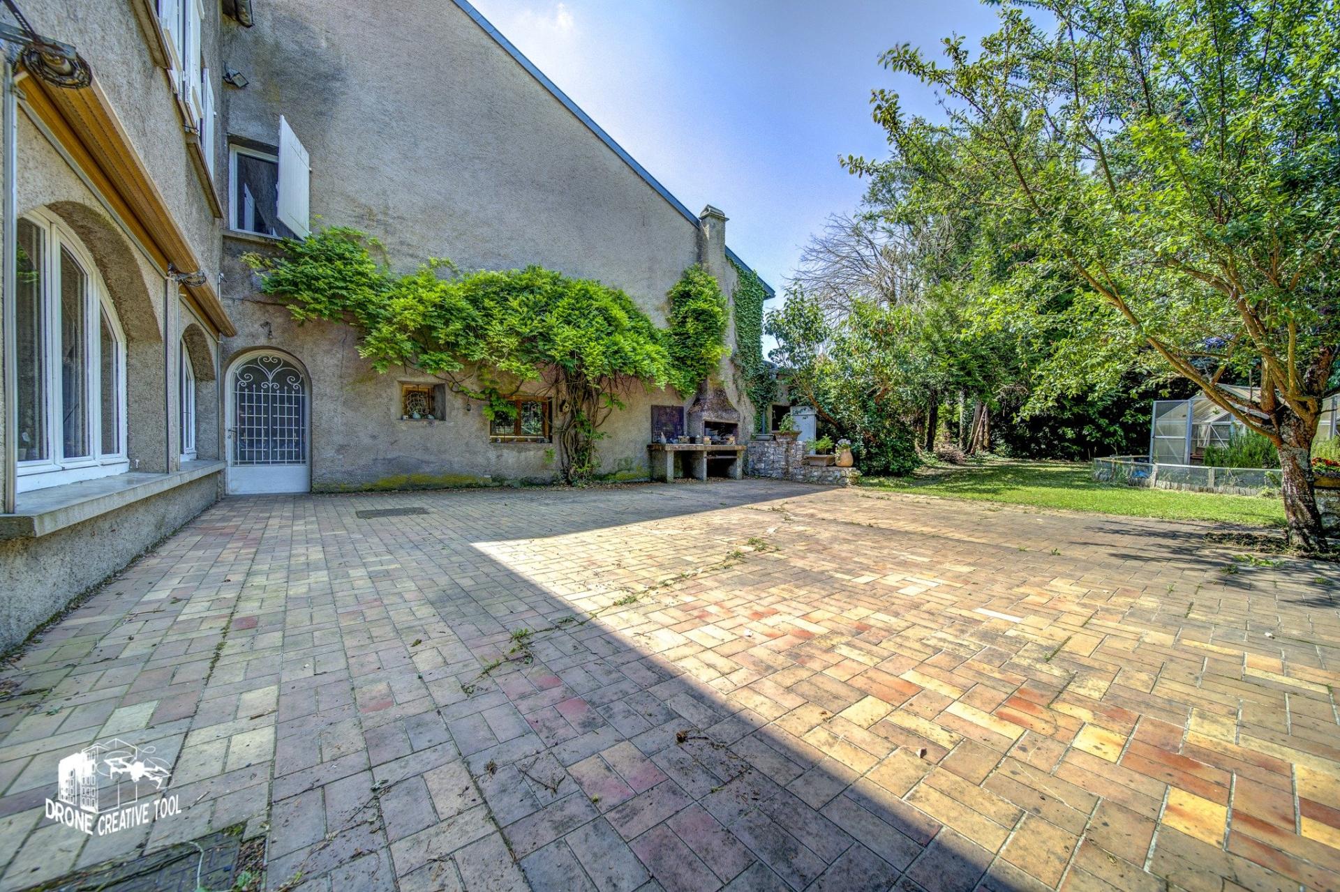 Photo 15 of the listing.