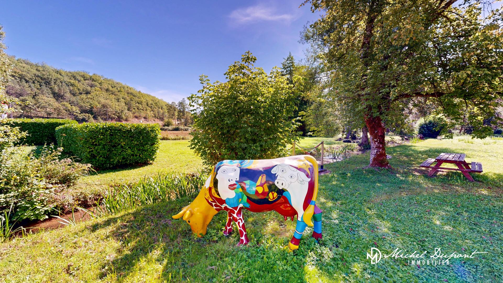 Photo 8 of the listing.