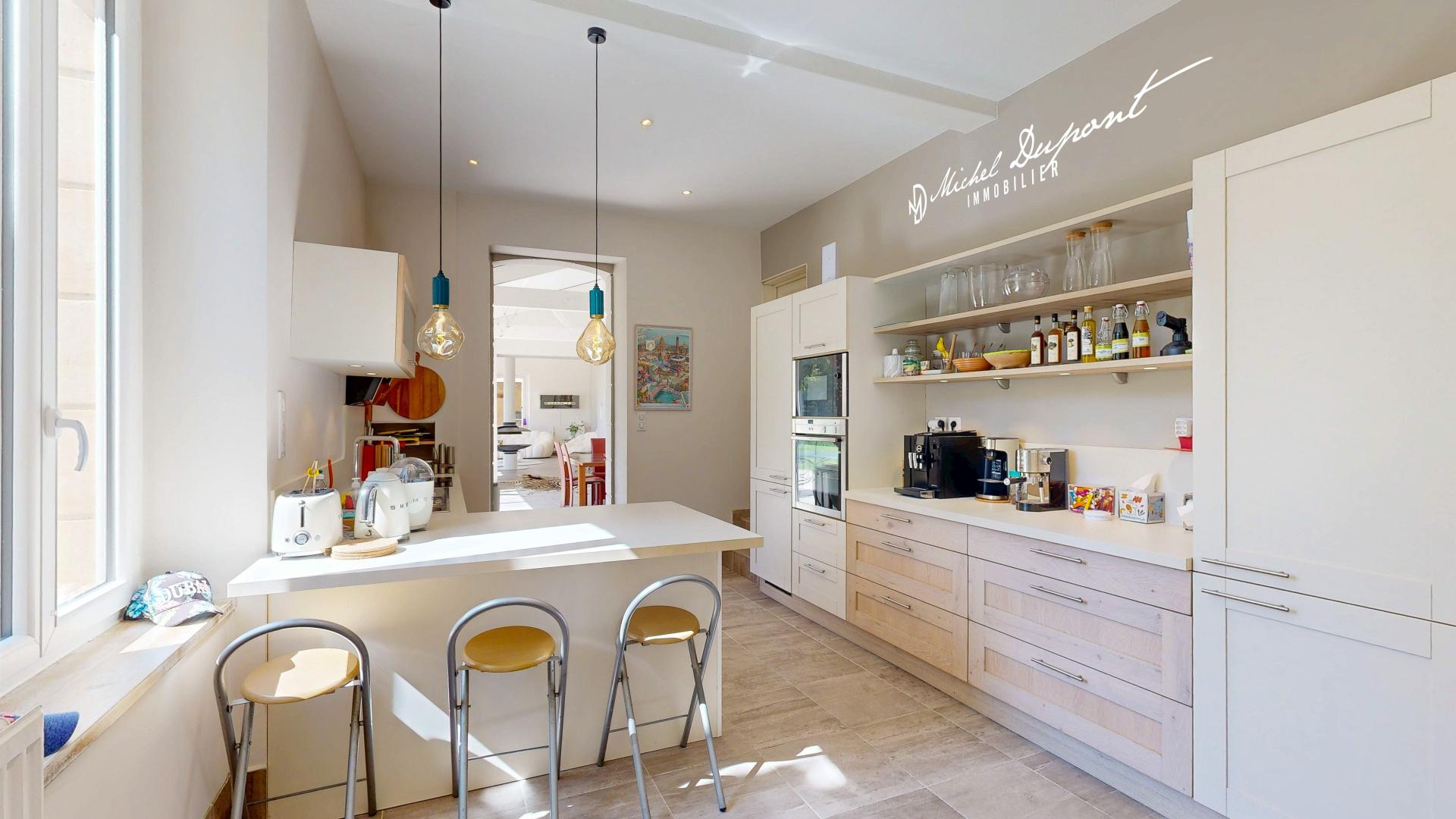 Photo 6 of the listing.