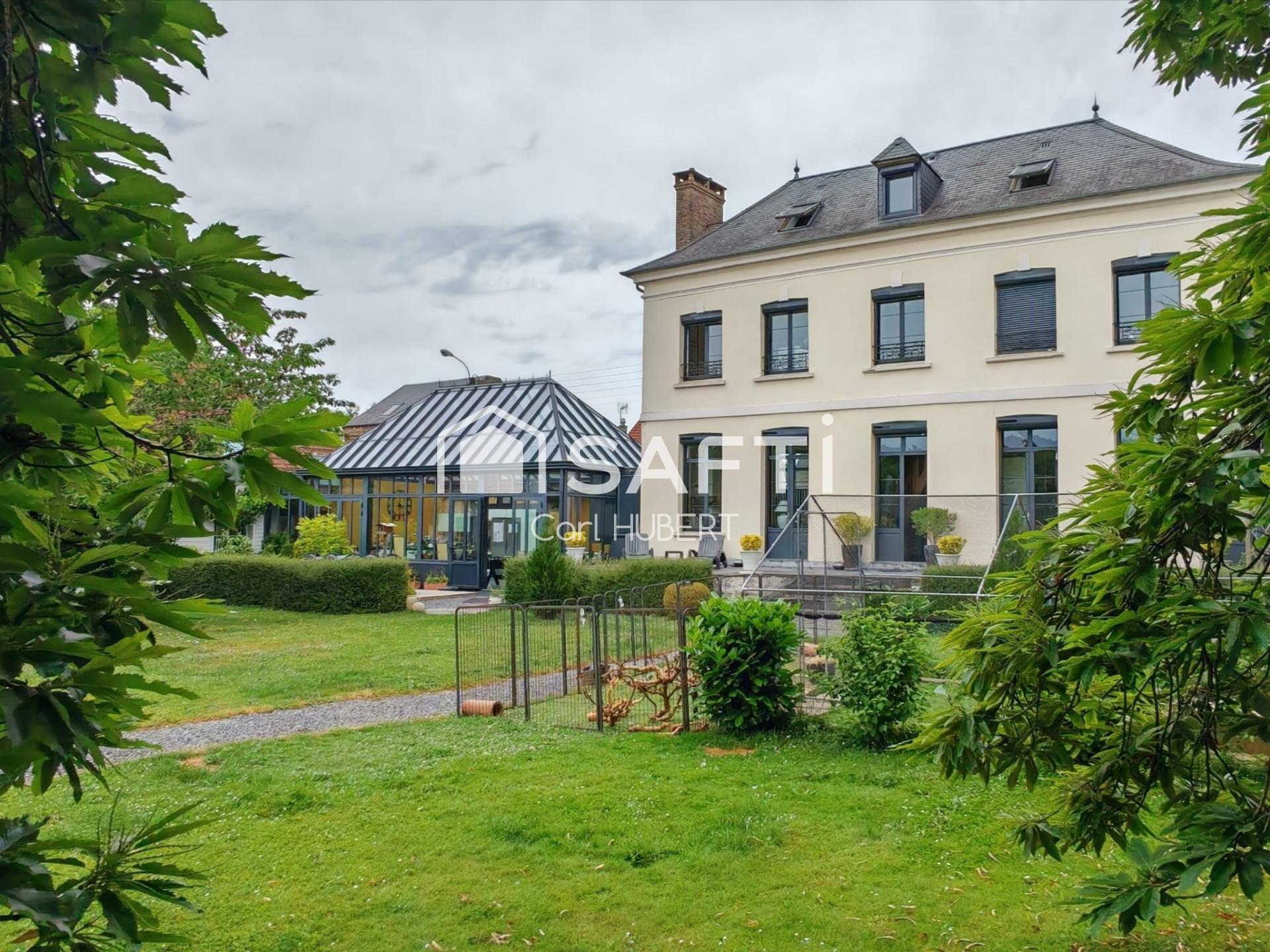 Propriété d’exception – 305 m² habitables – 2 logements – 11 garages – Terrain constructible – Abbeville