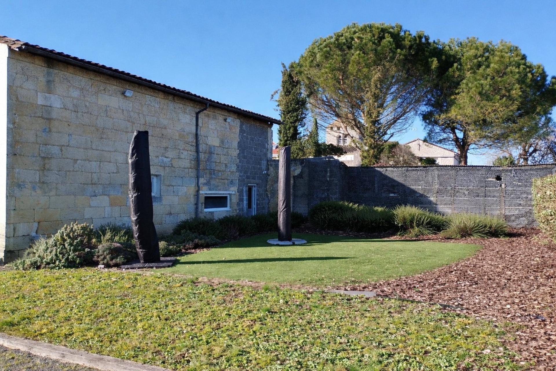 Photo 2 of the listing.