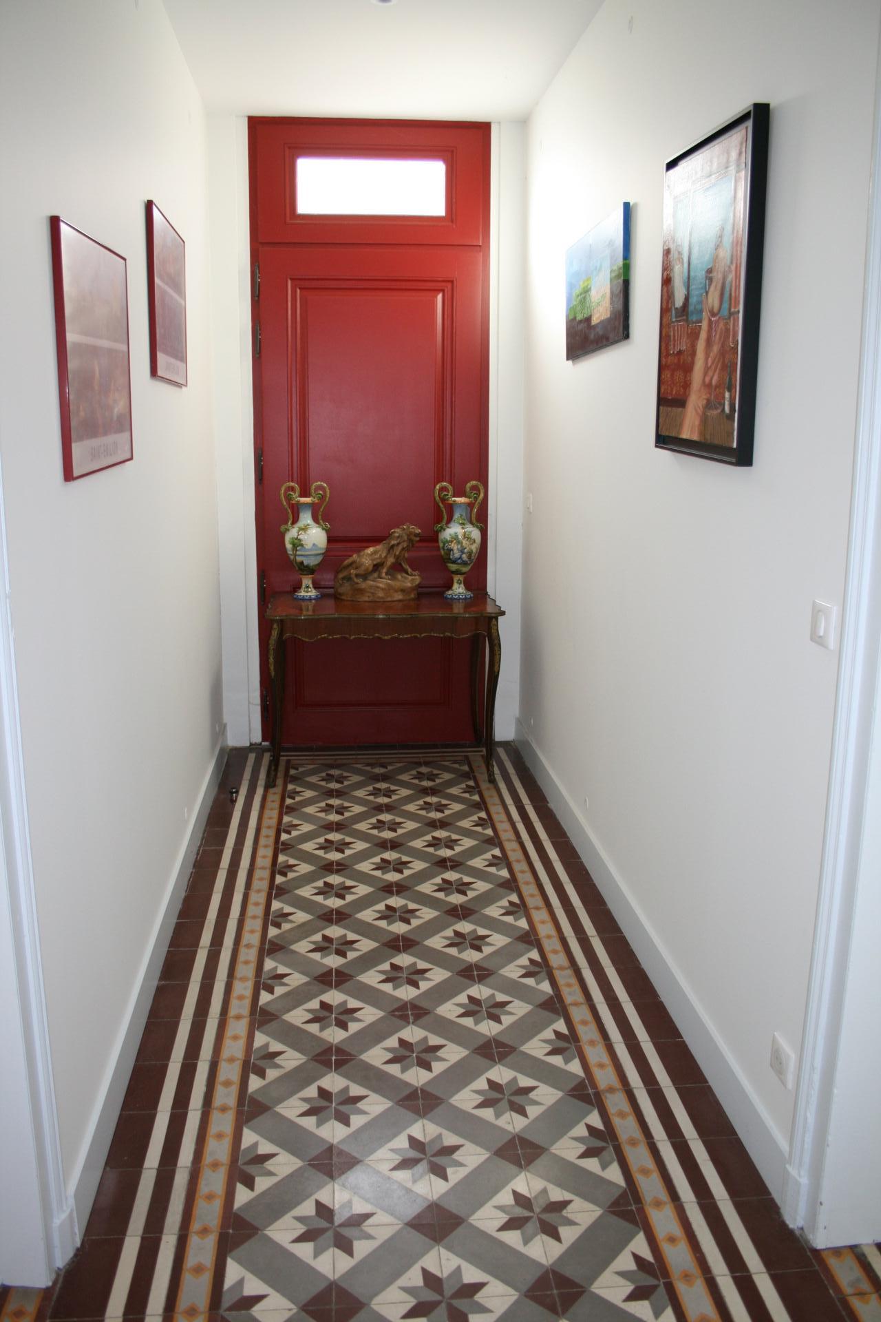 Photo 3 of the listing.