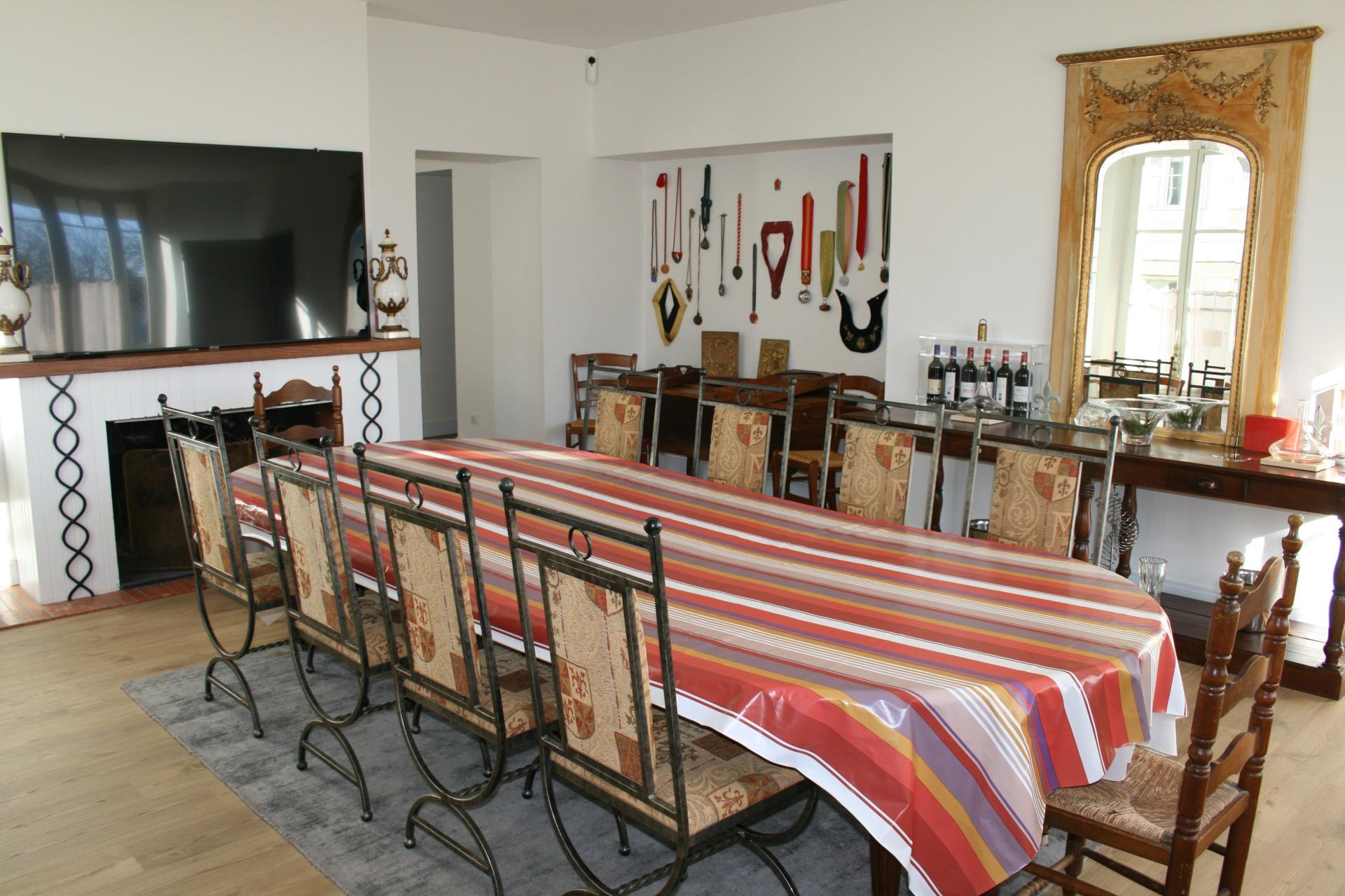 Photo 4 of the listing.