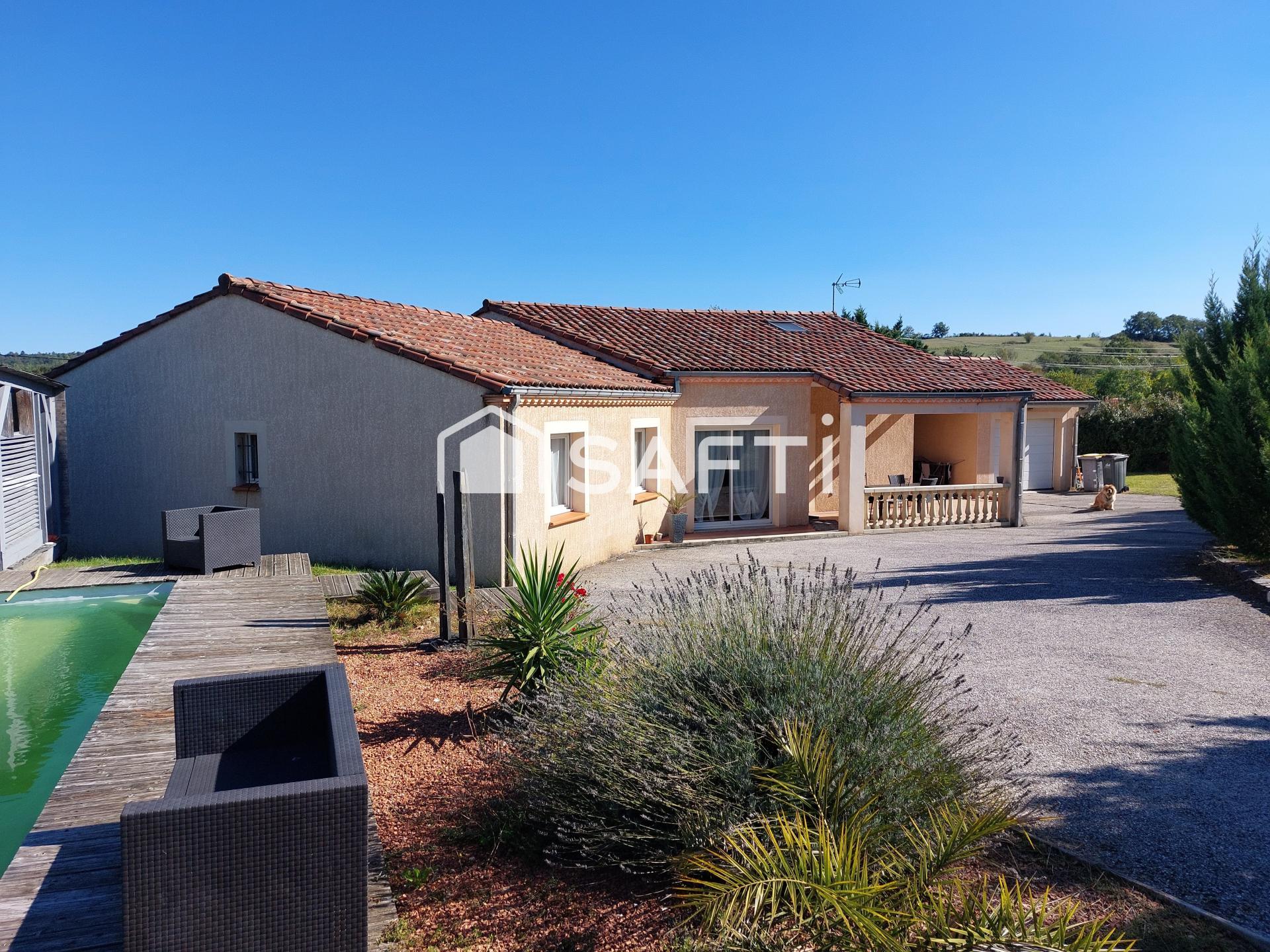 Maison 6 pièces comprenant garage et piscine.