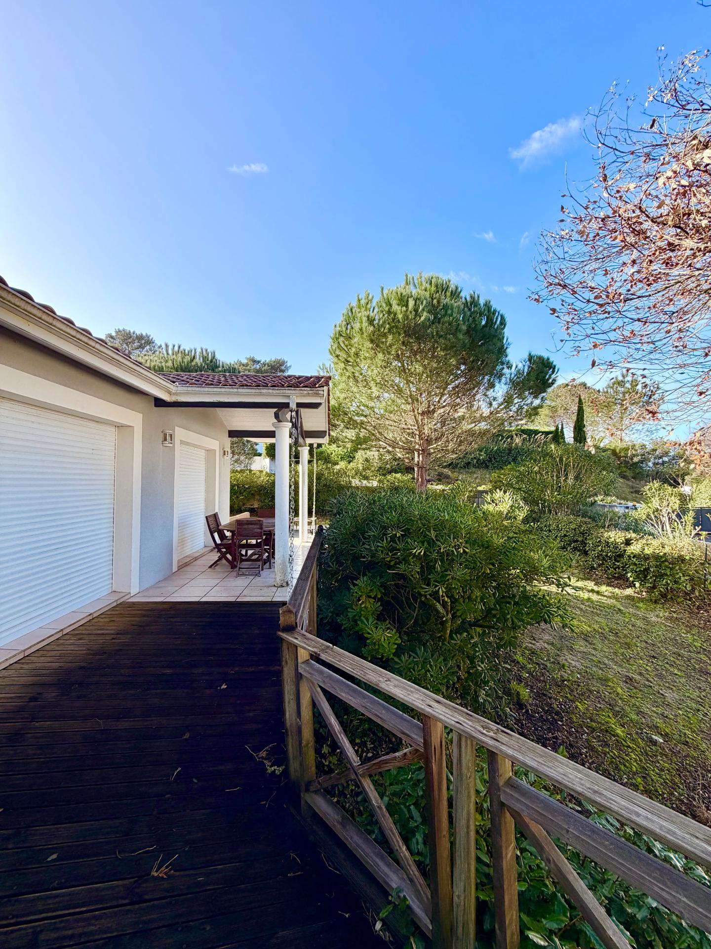 Photo 17 of the listing.