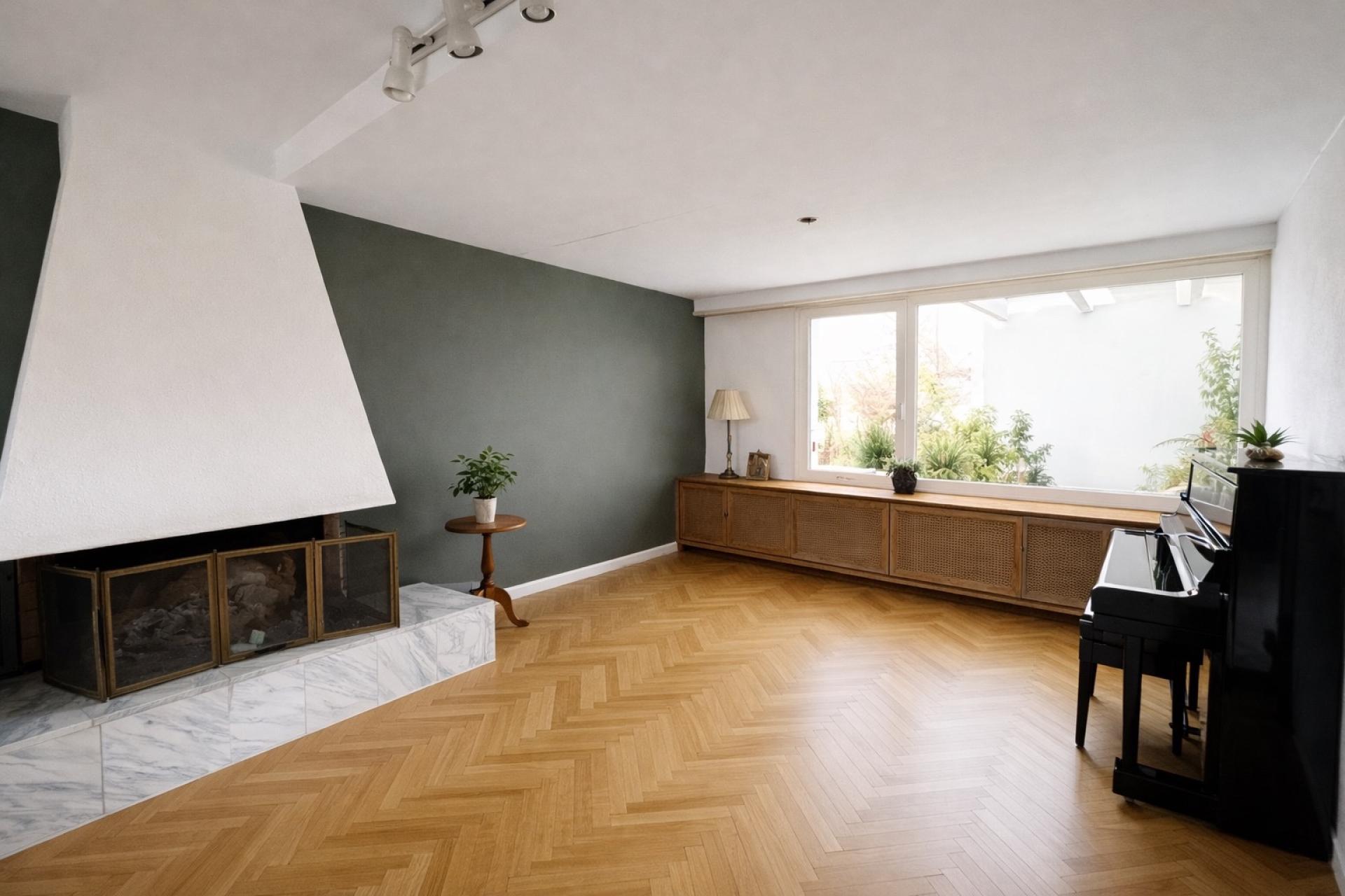 Photo 6 of the listing.