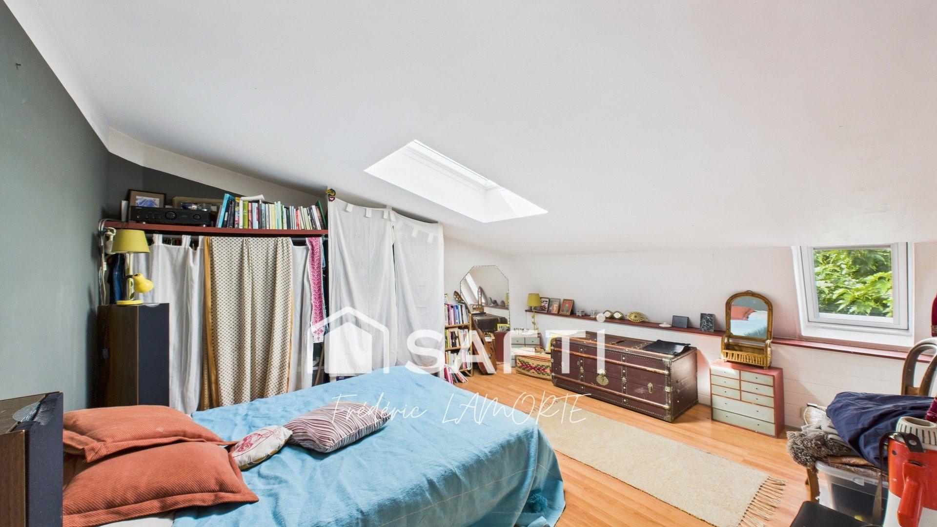 Photo 10 of the listing.