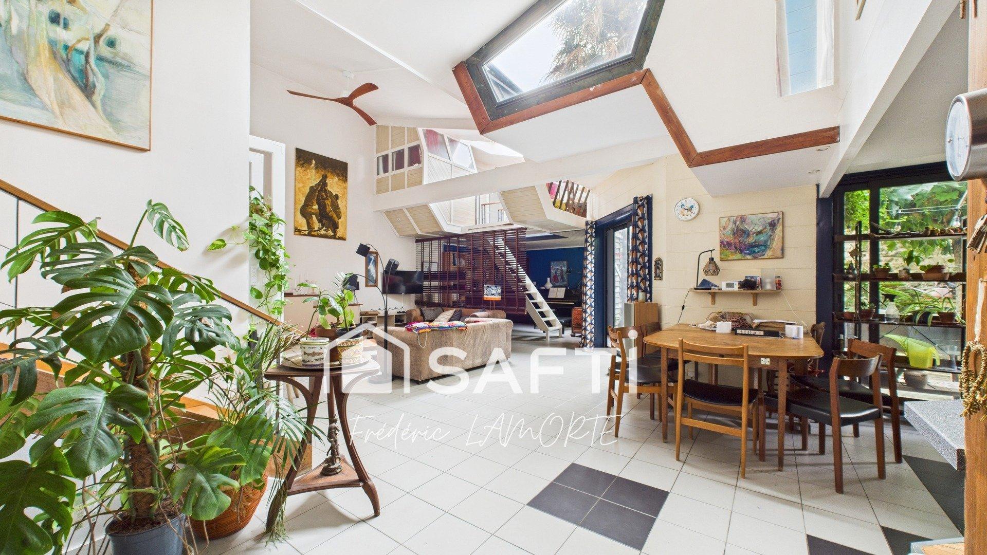 Photo 6 of the listing.