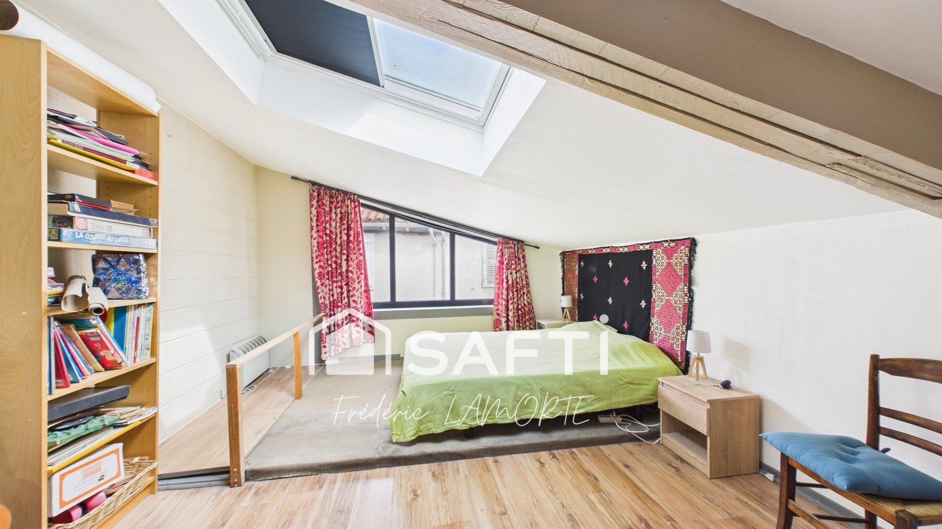 Photo 9 of the listing.