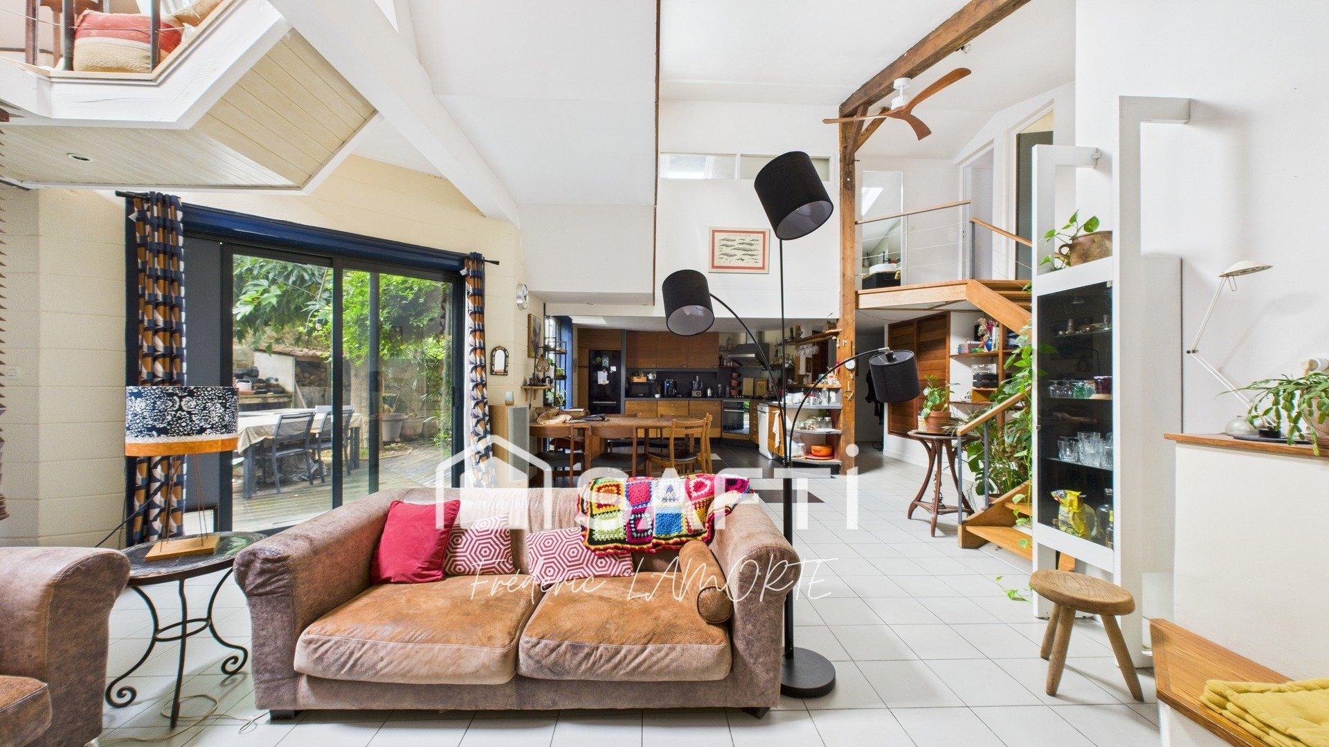 Photo 5 of the listing.