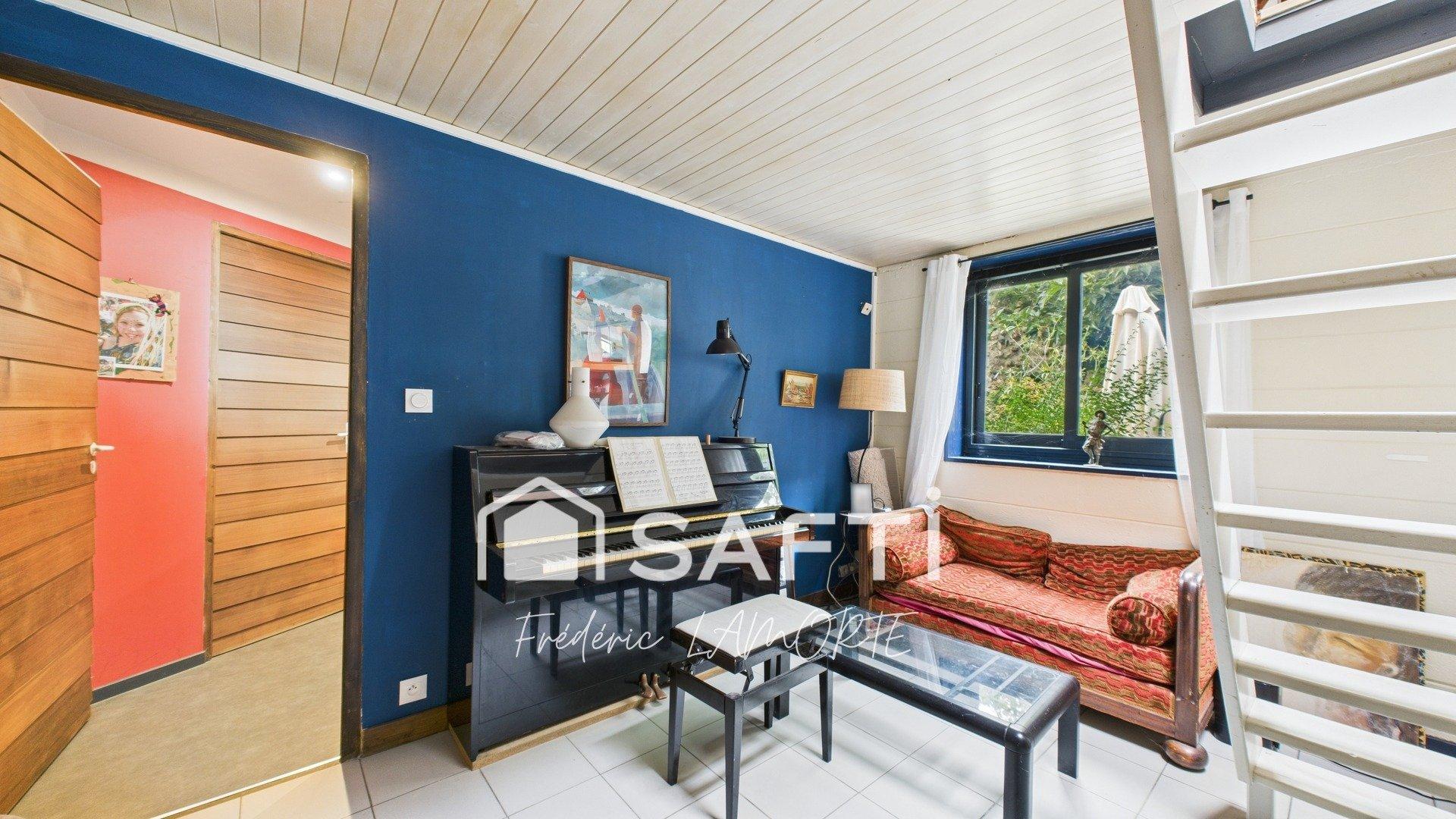 Photo 12 of the listing.