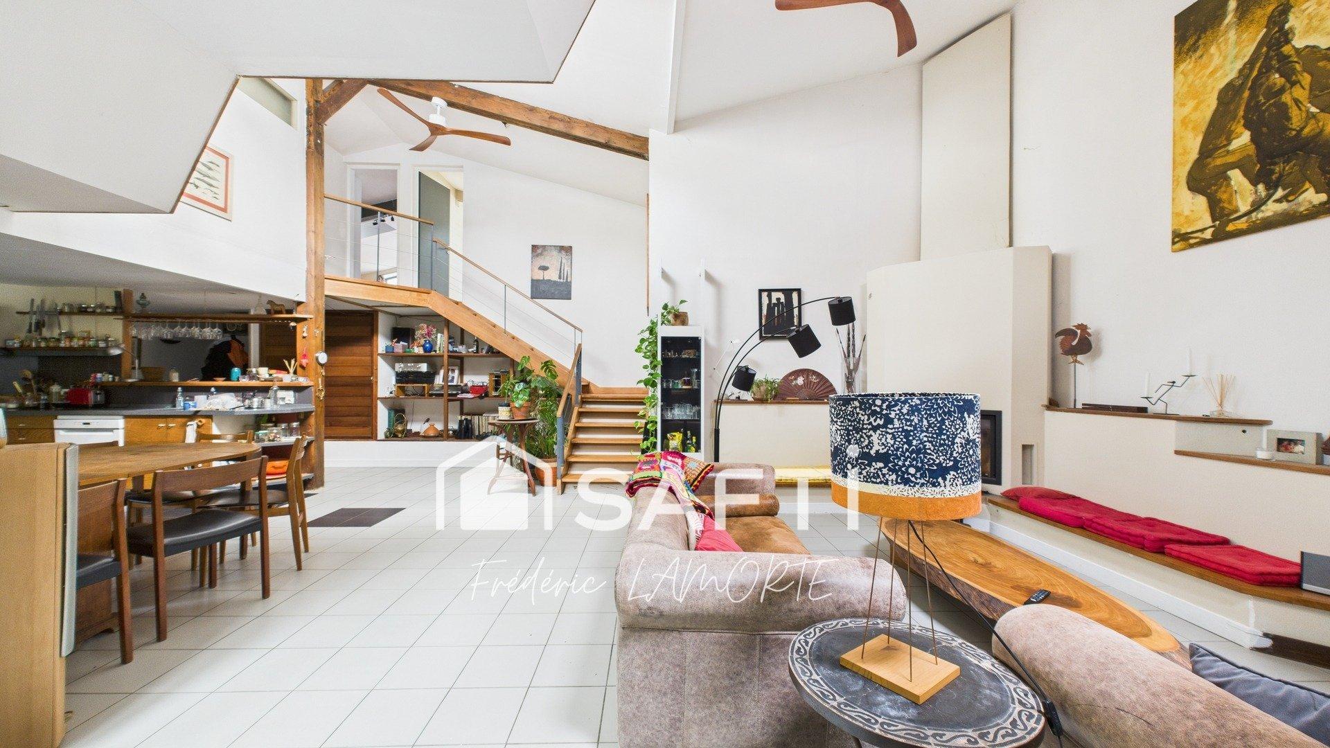 Photo 14 of the listing.