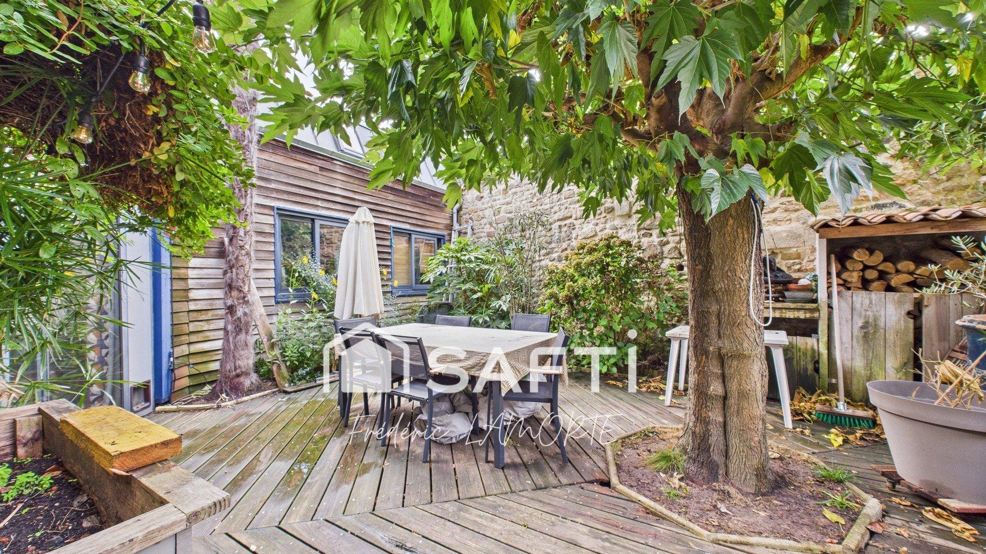 Photo 2 of the listing.