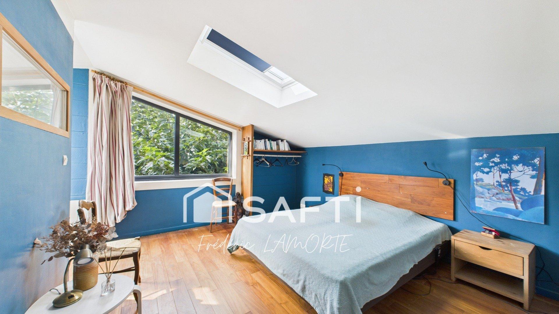 Photo 7 of the listing.