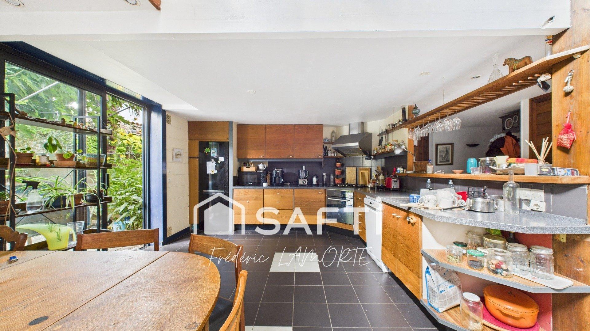 Photo 6 of the listing.