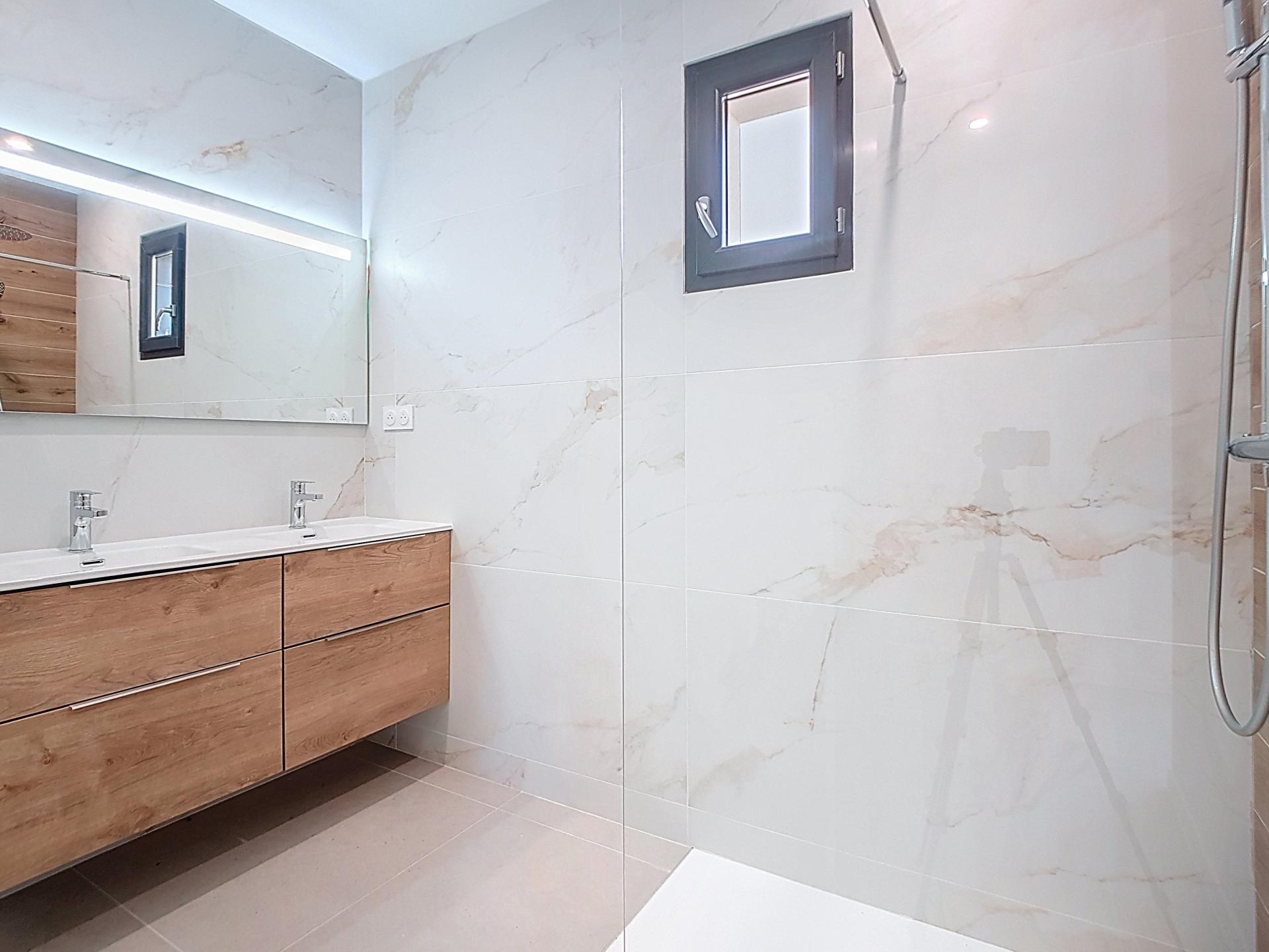 Photo 9 of the listing.