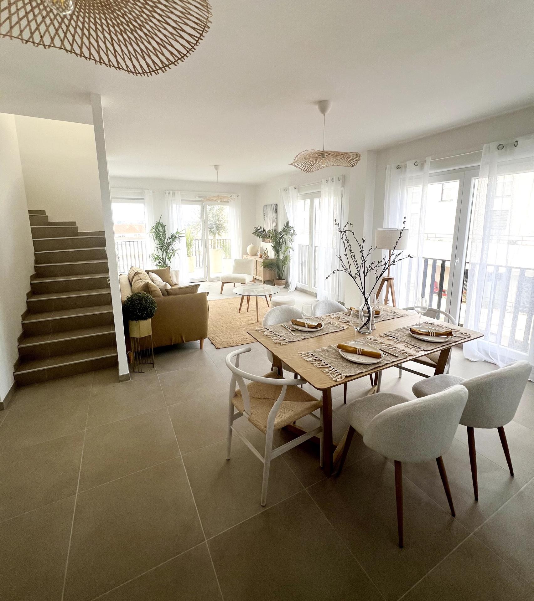 Photo 2 of the listing.