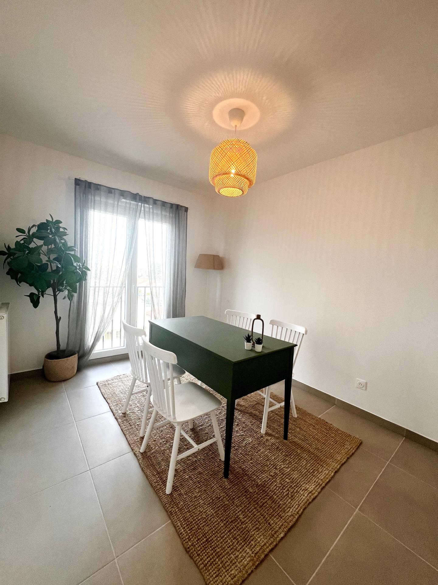 Photo 6 of the listing.