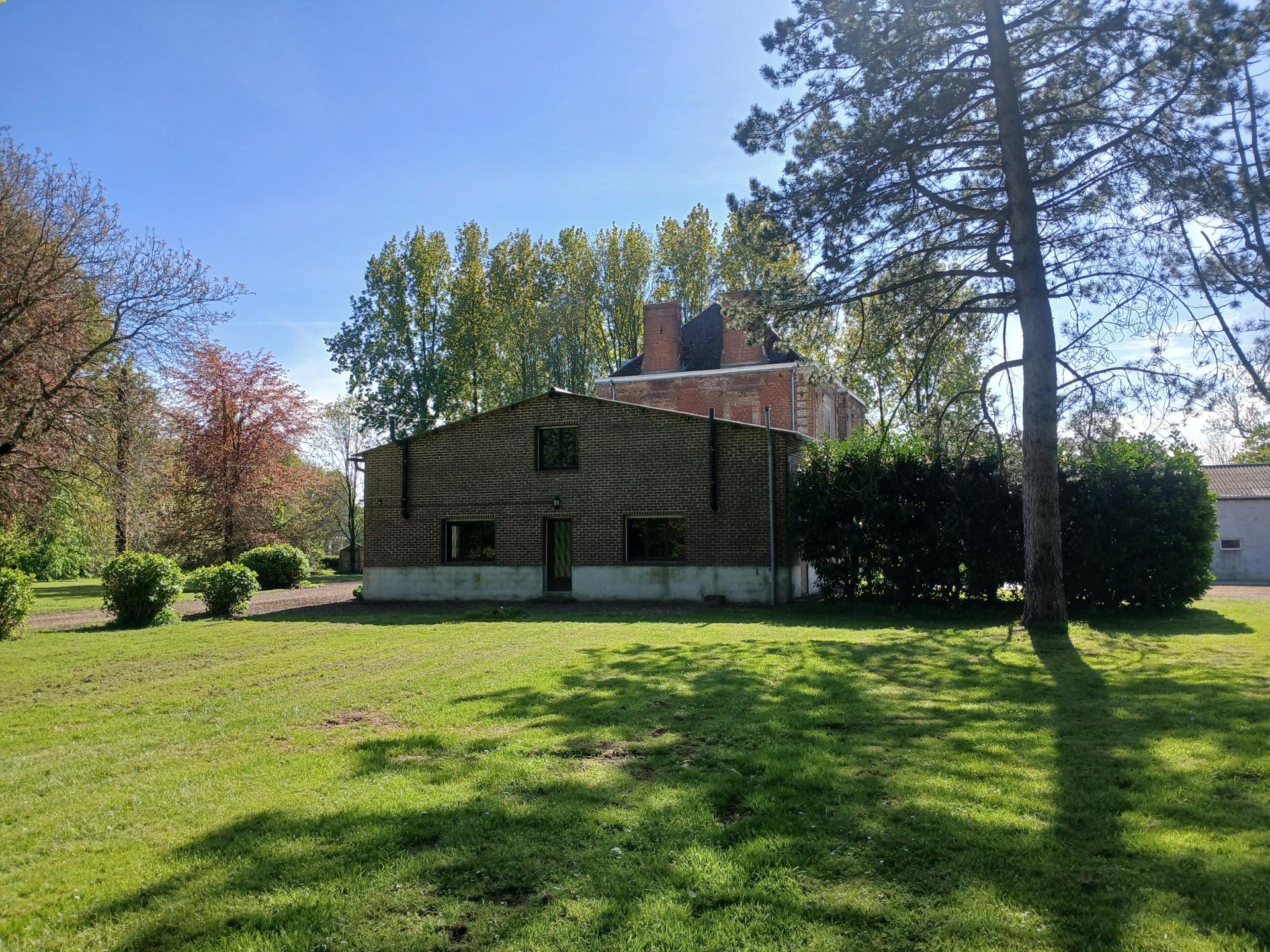 Photo 11 of the listing.