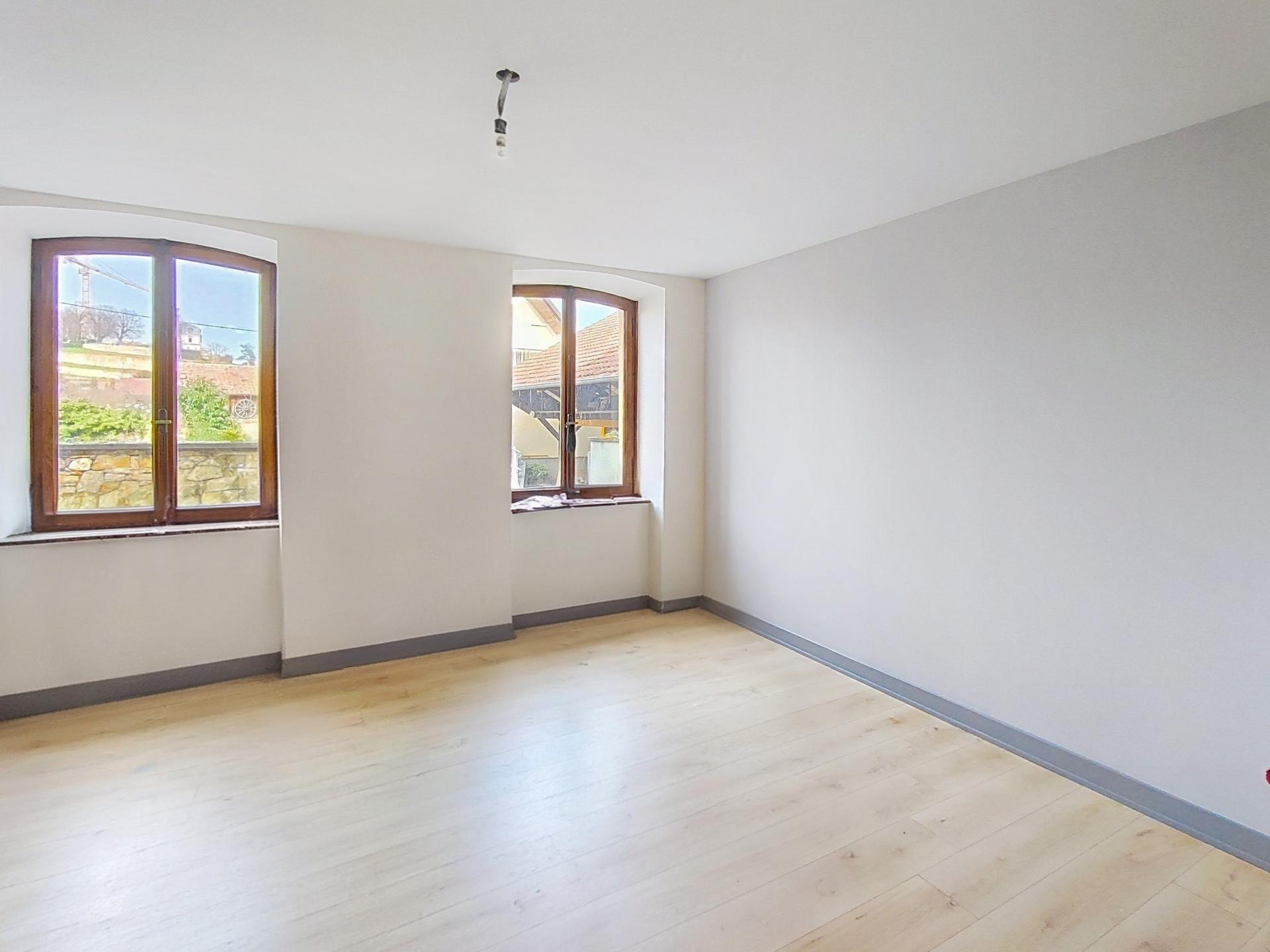 Photo 10 of the listing.