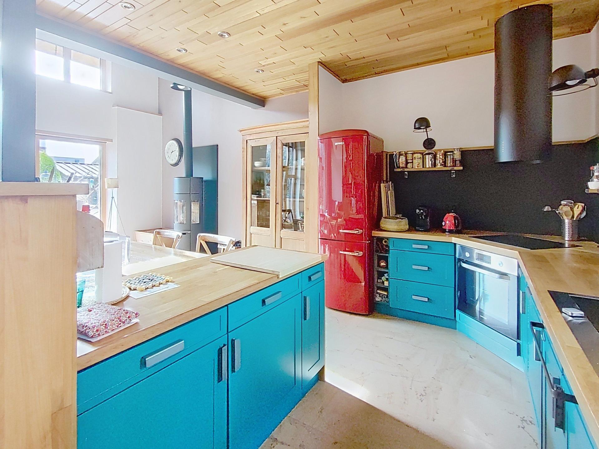 Photo 3 of the listing.