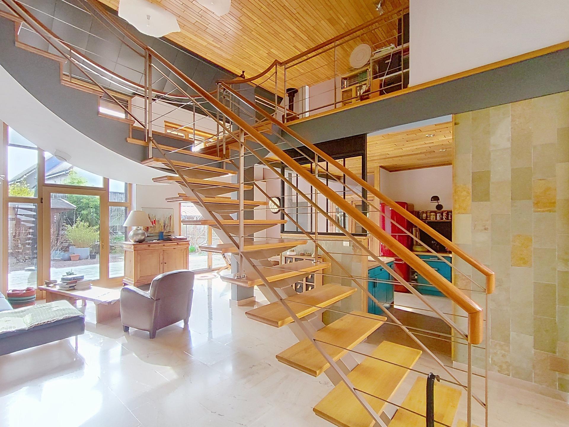 Photo 4 of the listing.