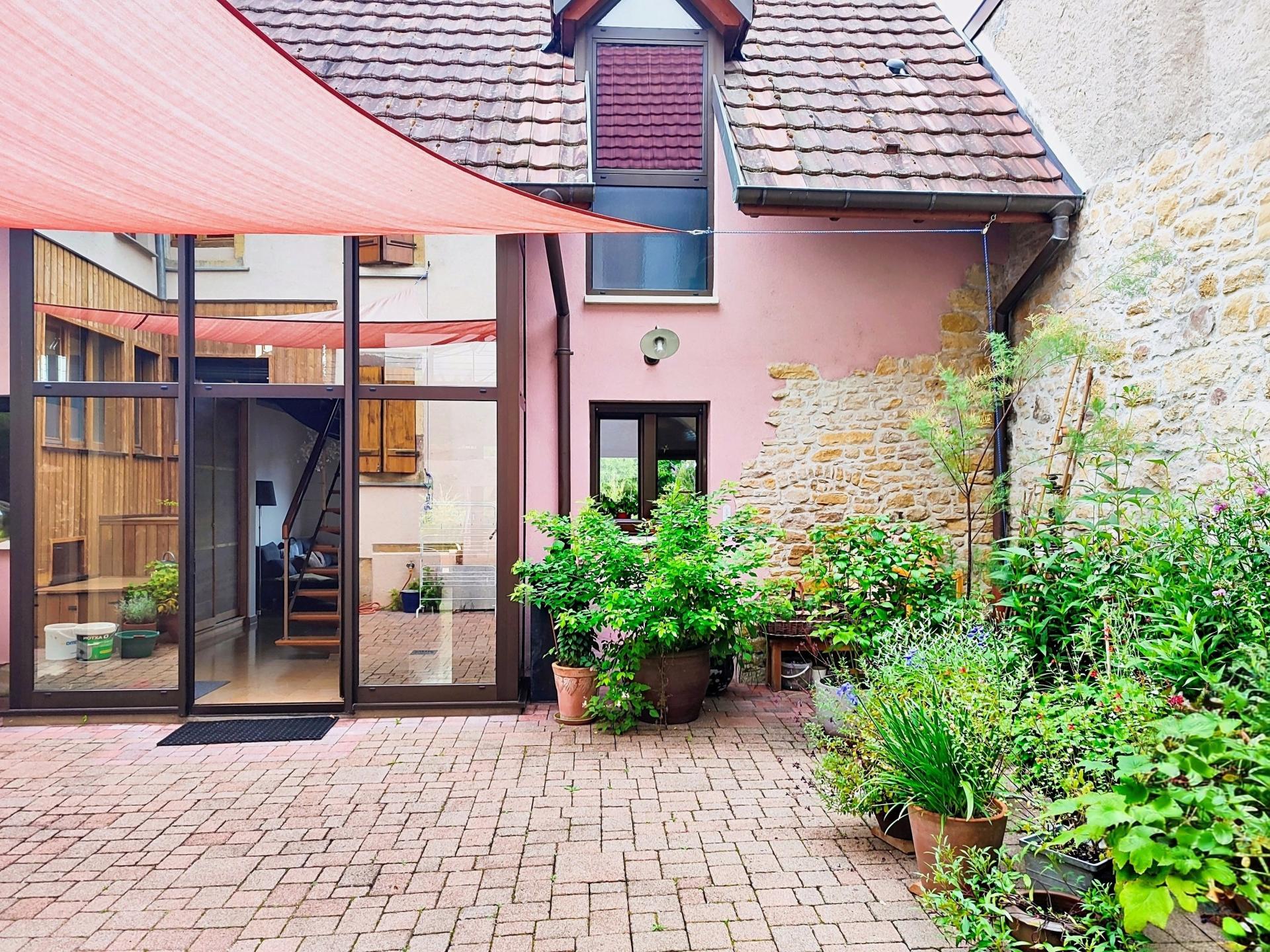 Photo 2 of the listing.