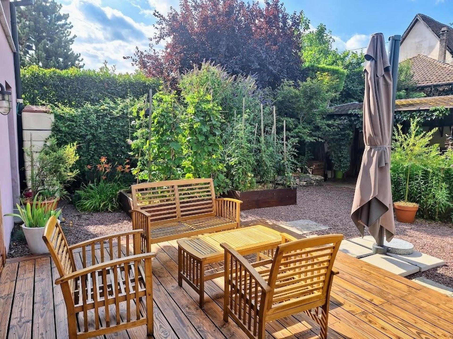 Photo 8 of the listing.