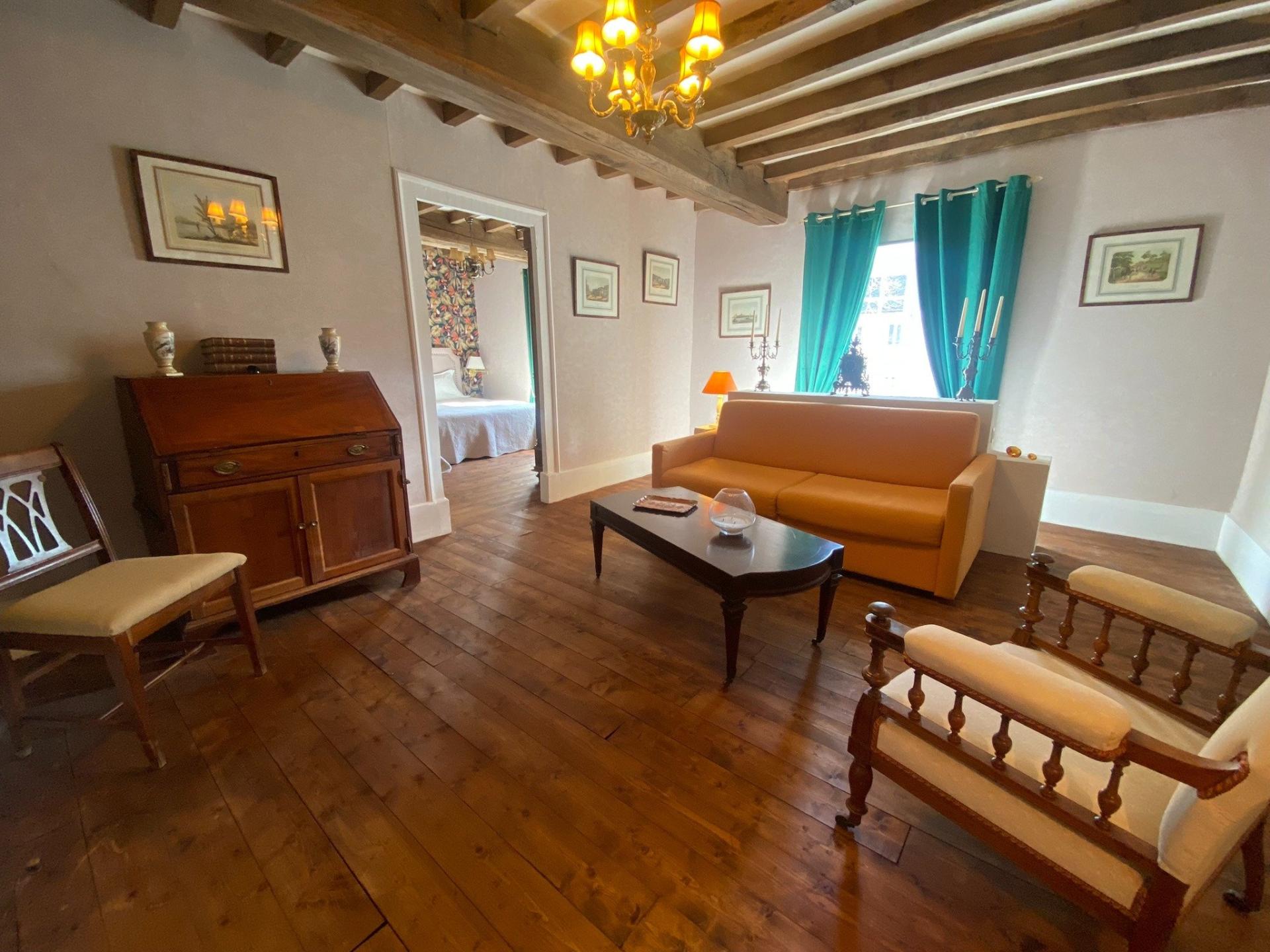 Photo 8 of the listing.