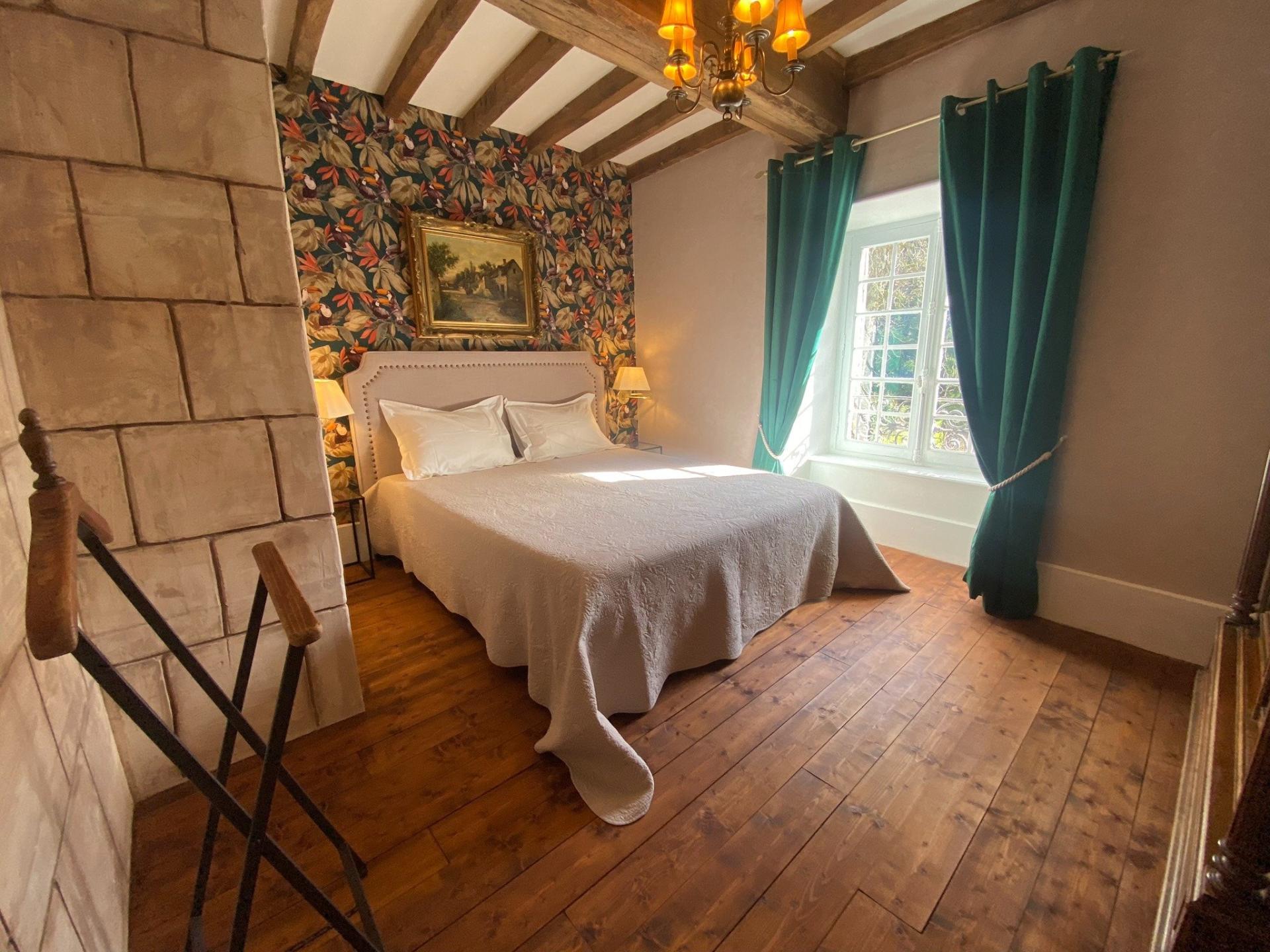 Photo 7 of the listing.