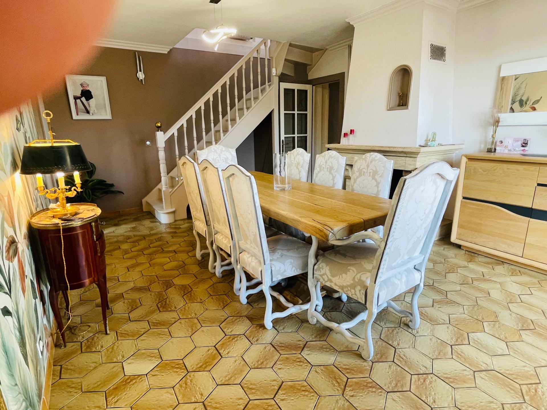 Photo 6 of the listing.