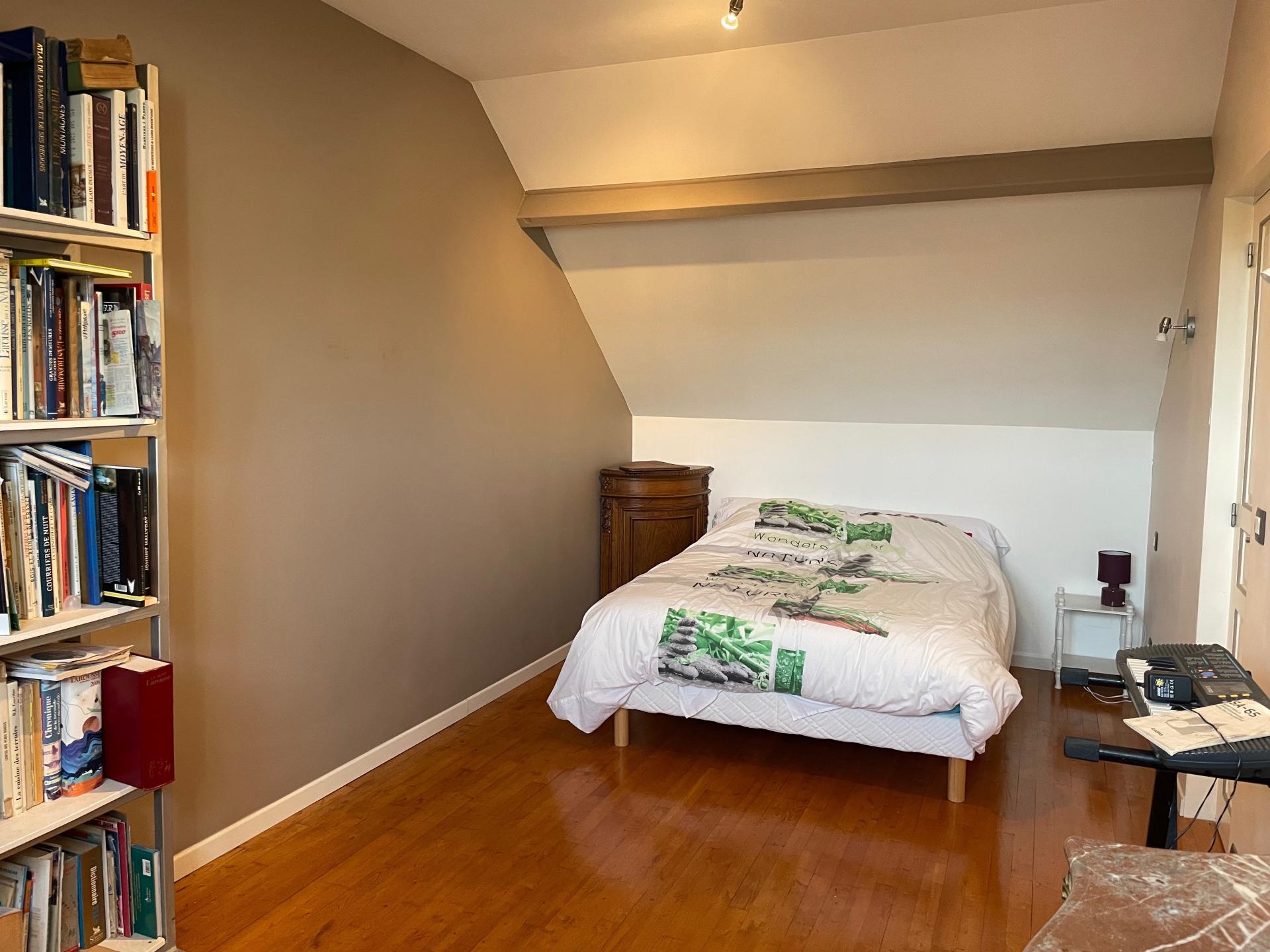 Photo 14 of the listing.