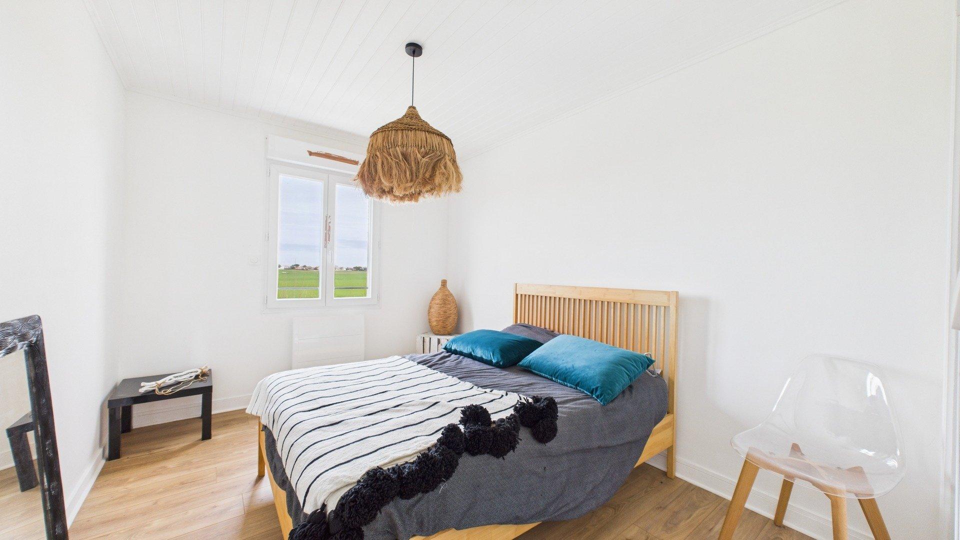 Photo 5 of the listing.