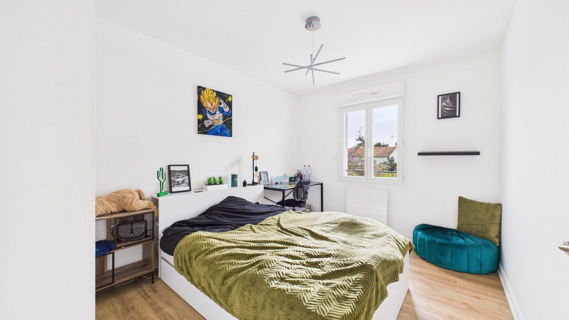 Photo 7 of the listing.