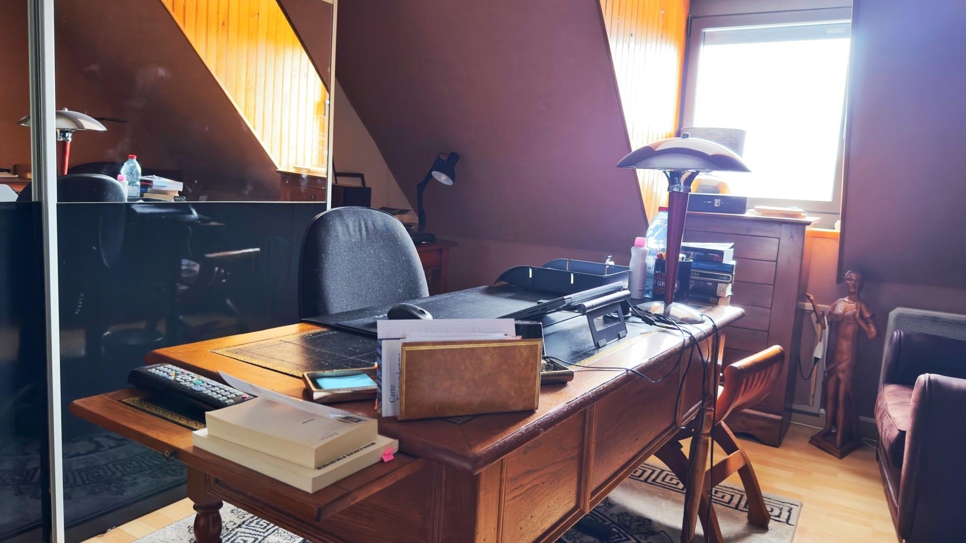 Photo 12 of the listing.