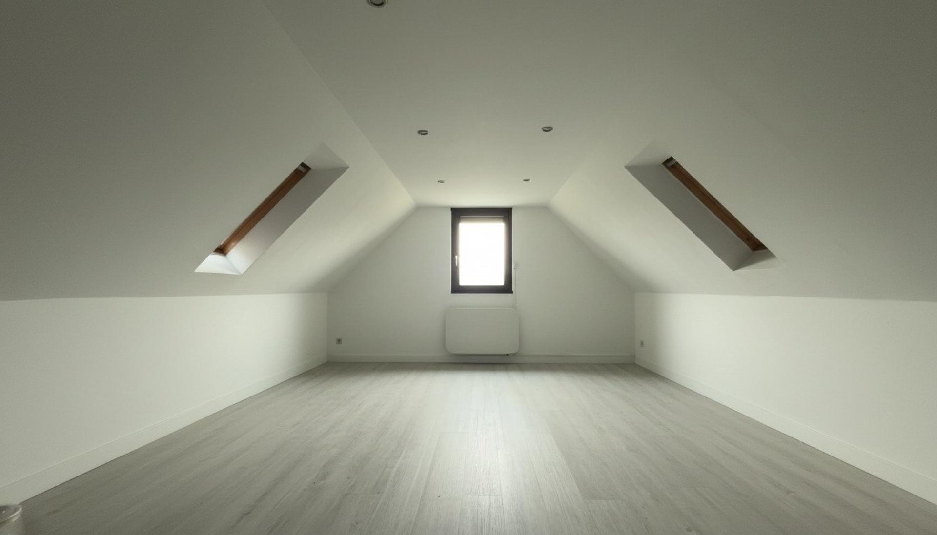 Photo 13 of the listing.