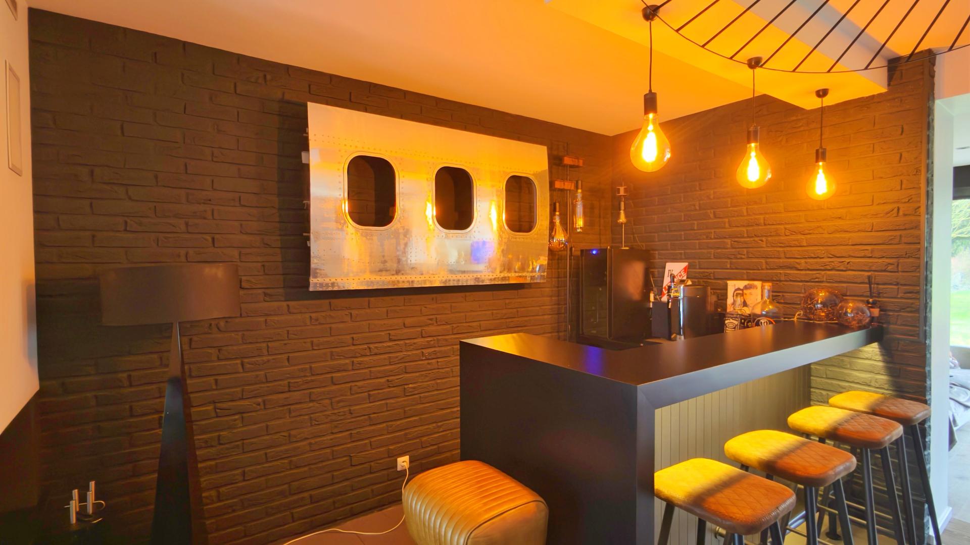 Photo 8 of the listing.