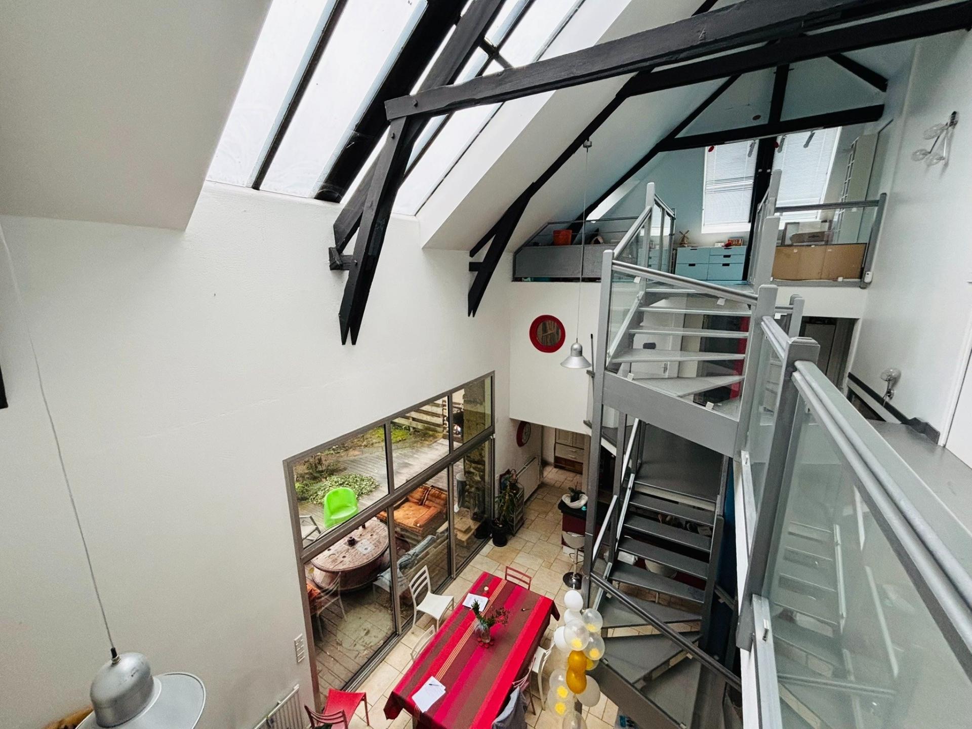 Photo 7 of the listing.