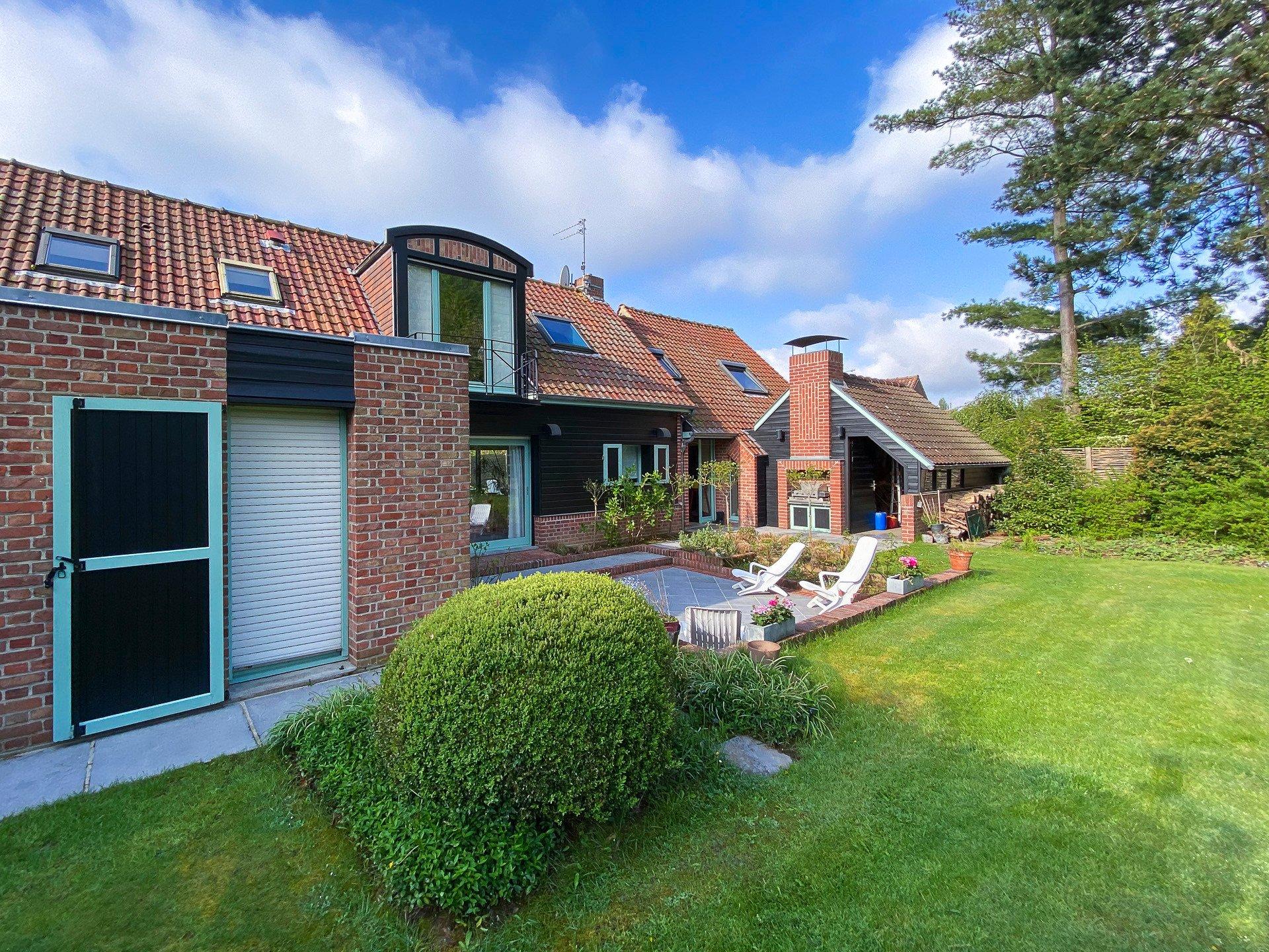 Photo 9 of the listing.