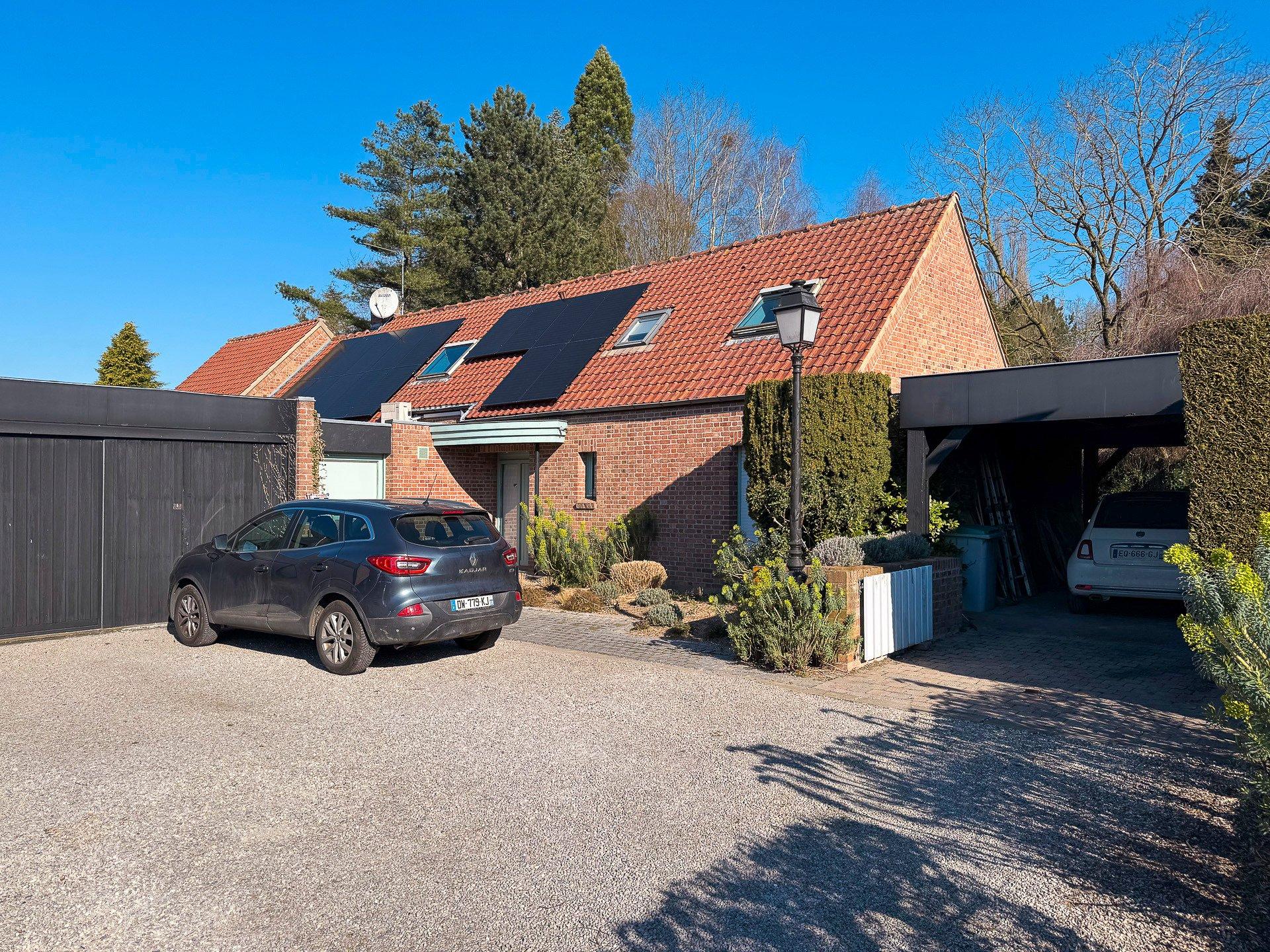 Photo 2 of the listing.