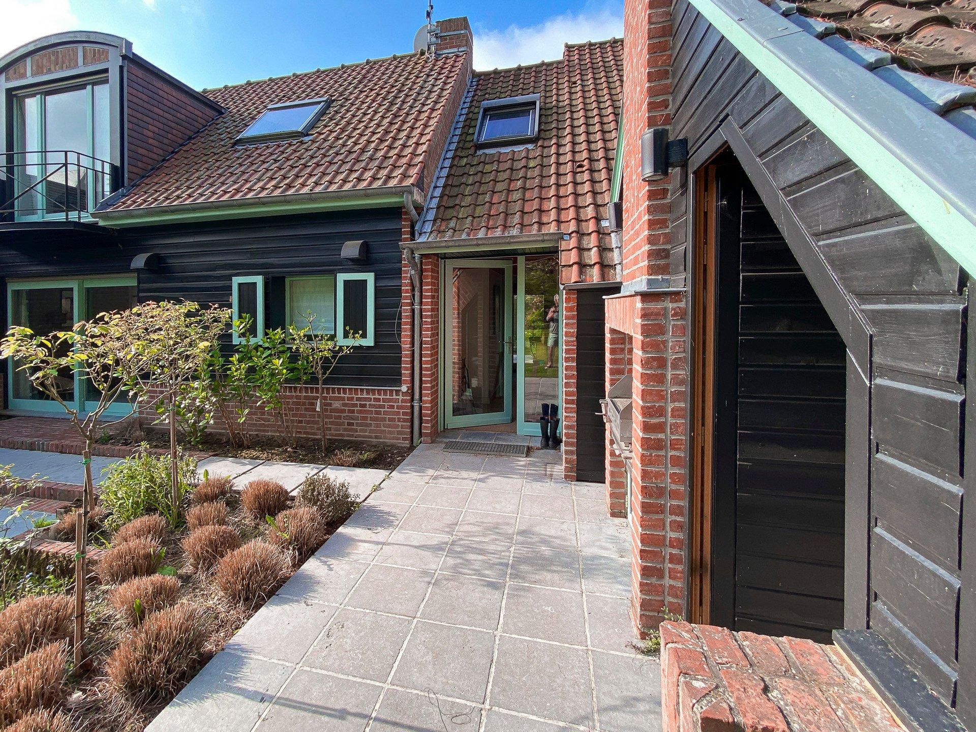 Photo 8 of the listing.