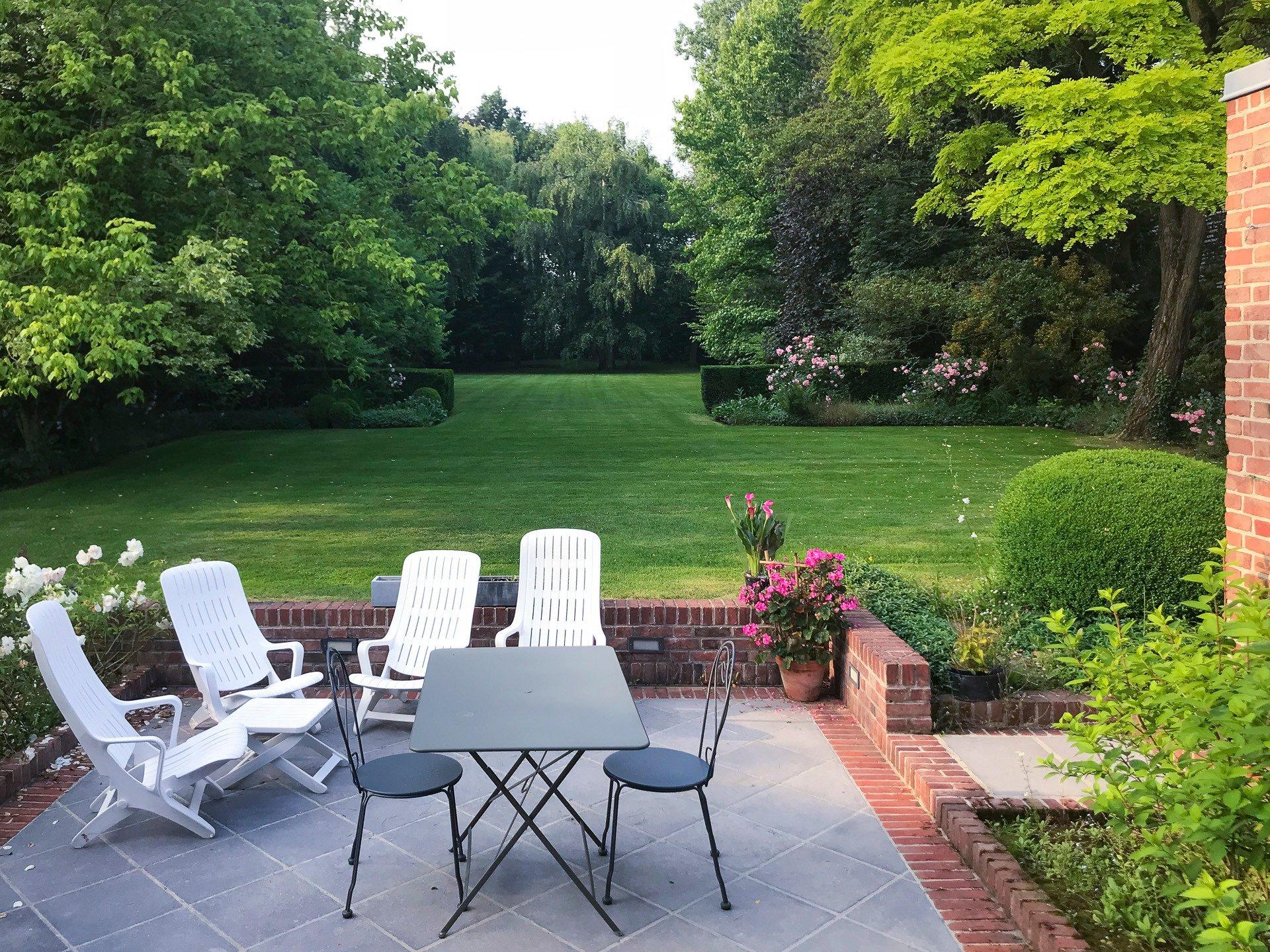 Photo 10 of the listing.