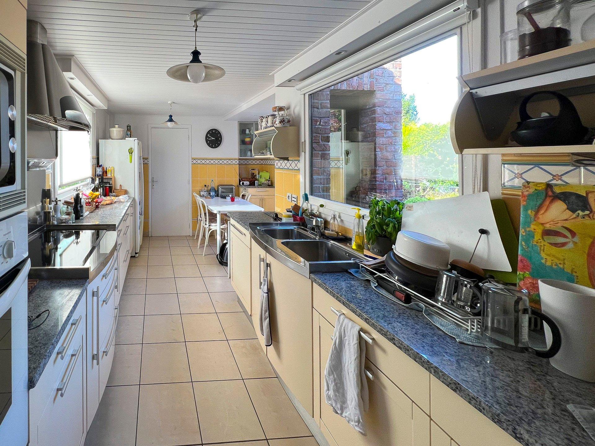 Photo 7 of the listing.