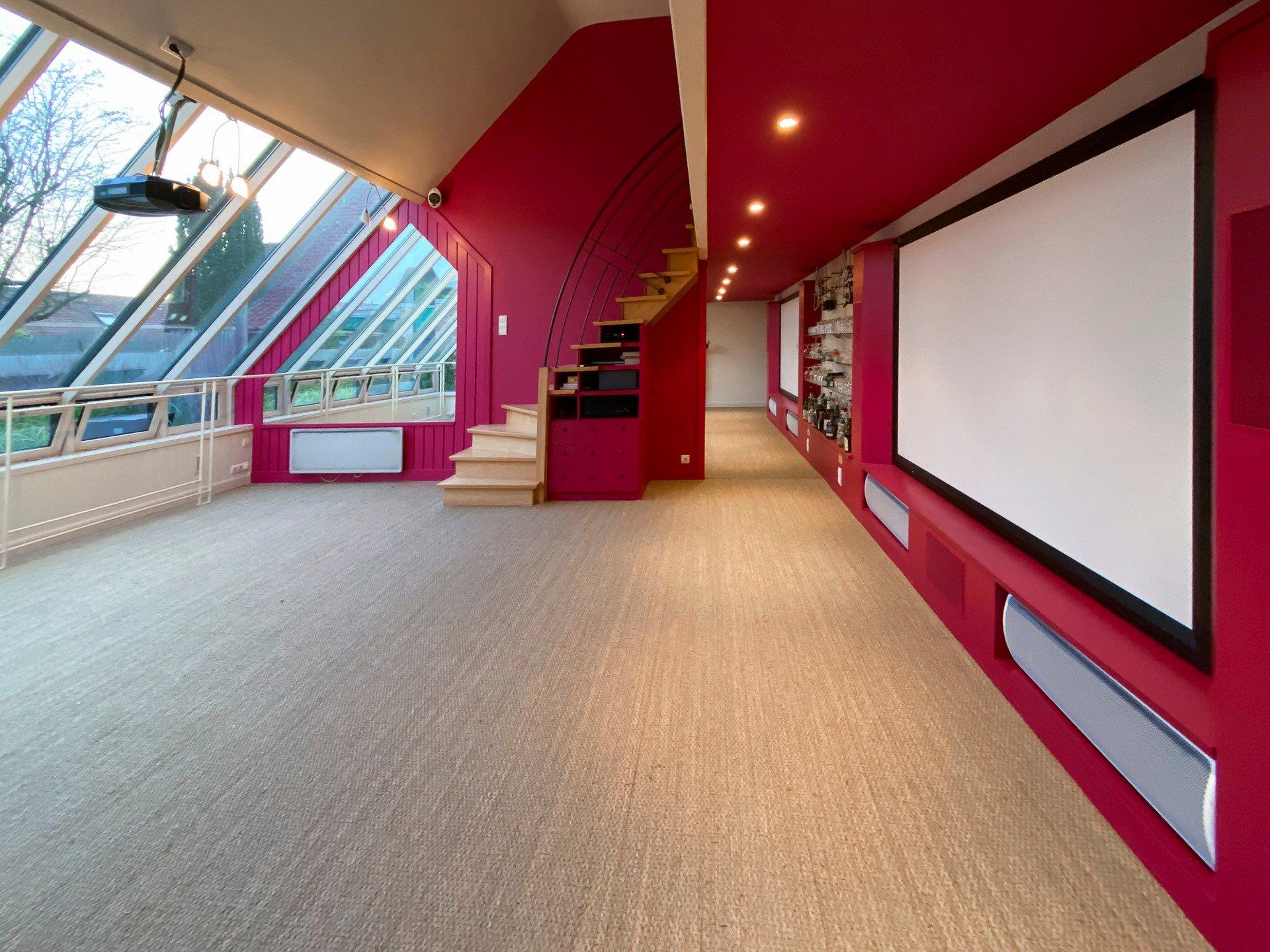 Photo 5 of the listing.