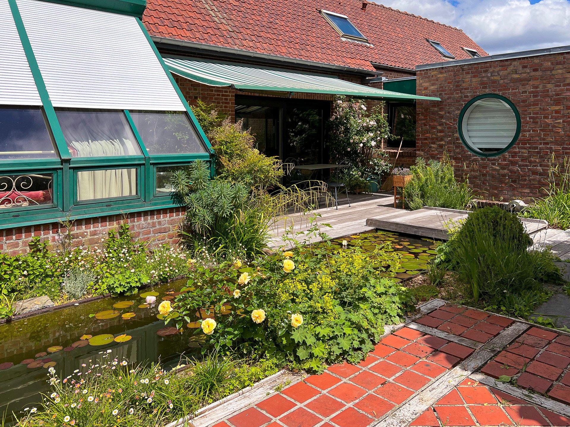 Photo 4 of the listing.