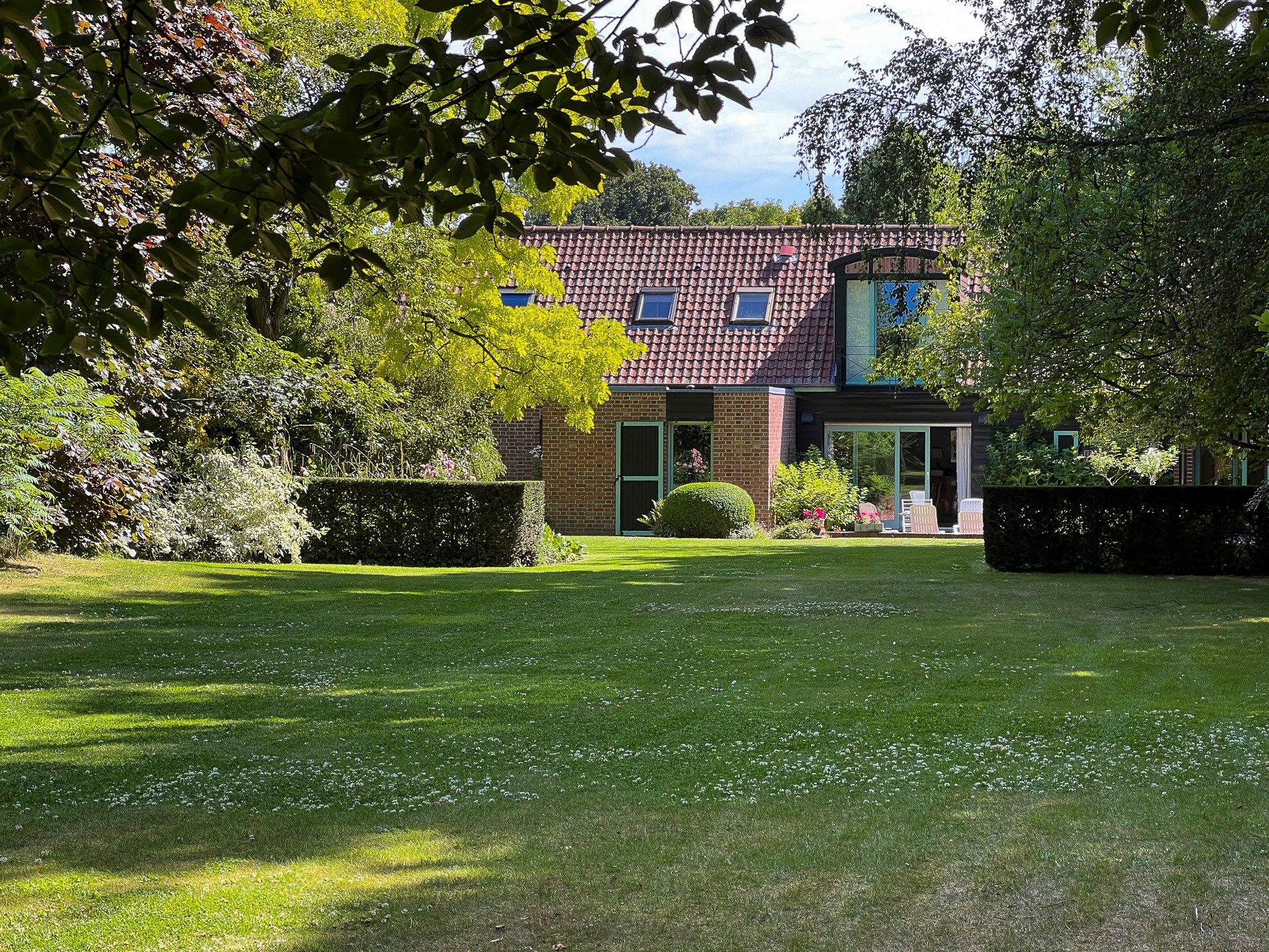 Photo 6 of the listing.