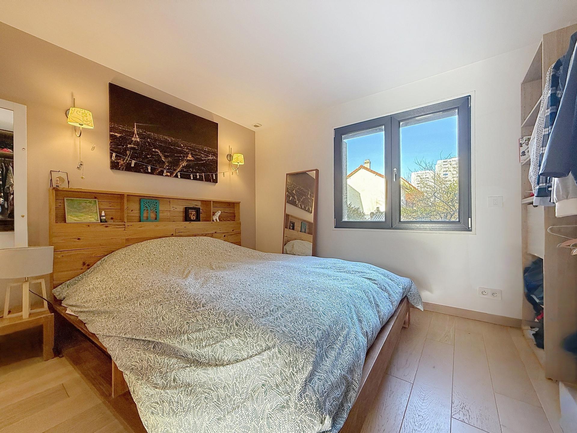 Photo 6 of the listing.