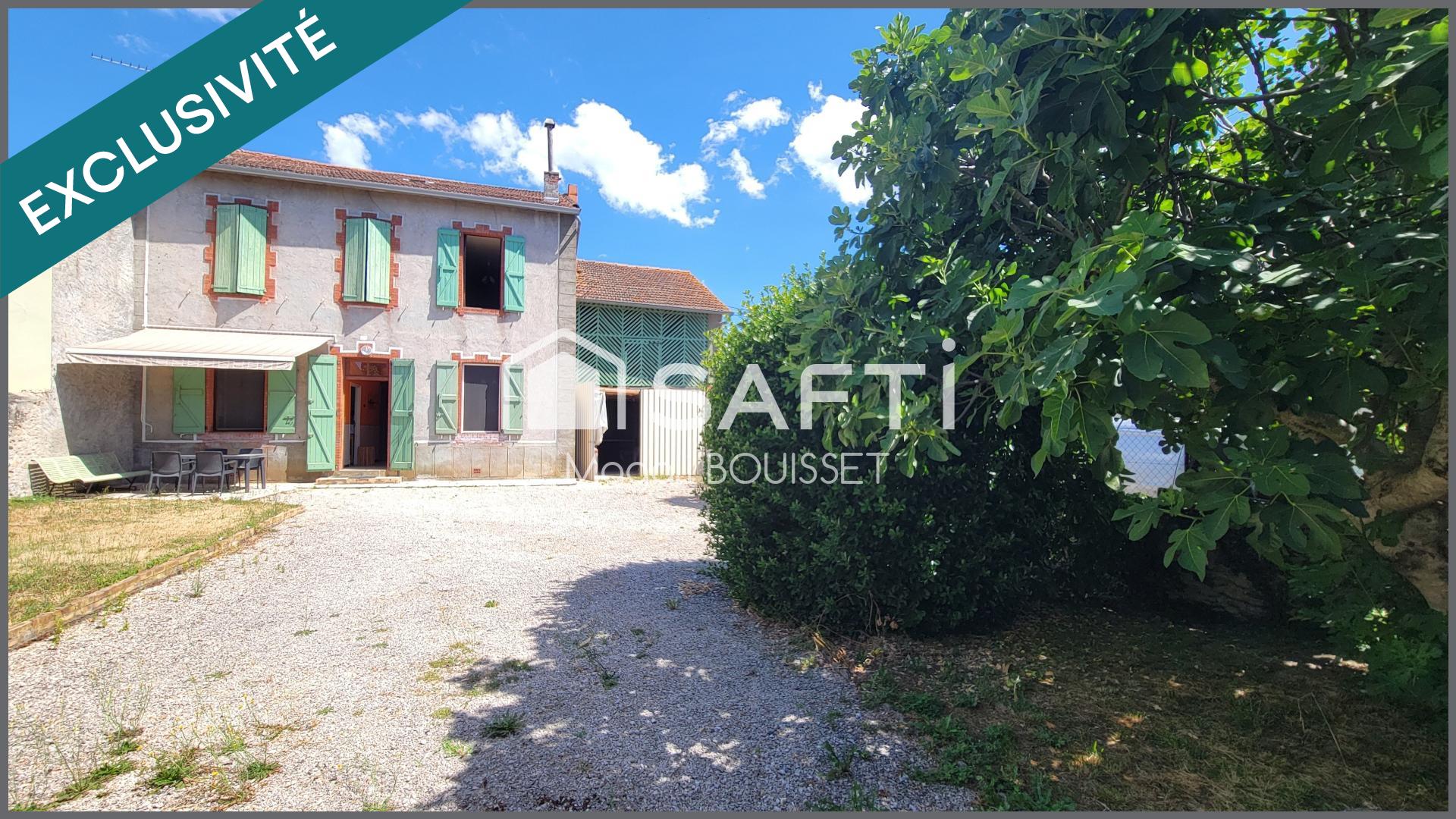 Maison T6 de 172m² et sa grange attenante et grenier, jardin et terrasse.