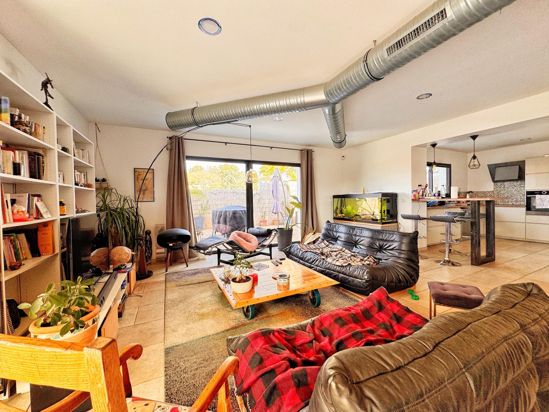 Photo 11 of the listing.