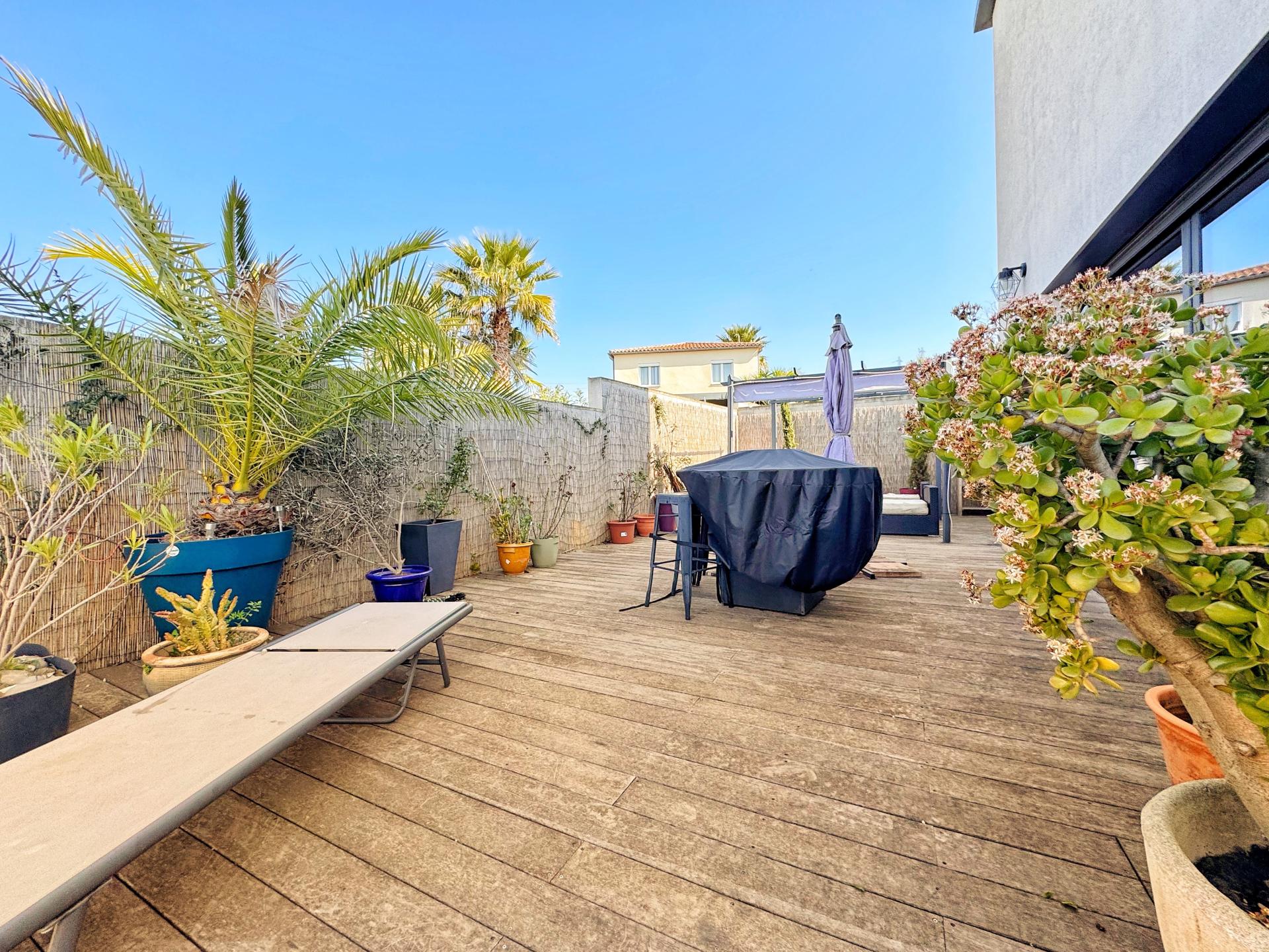 Photo 4 of the listing.